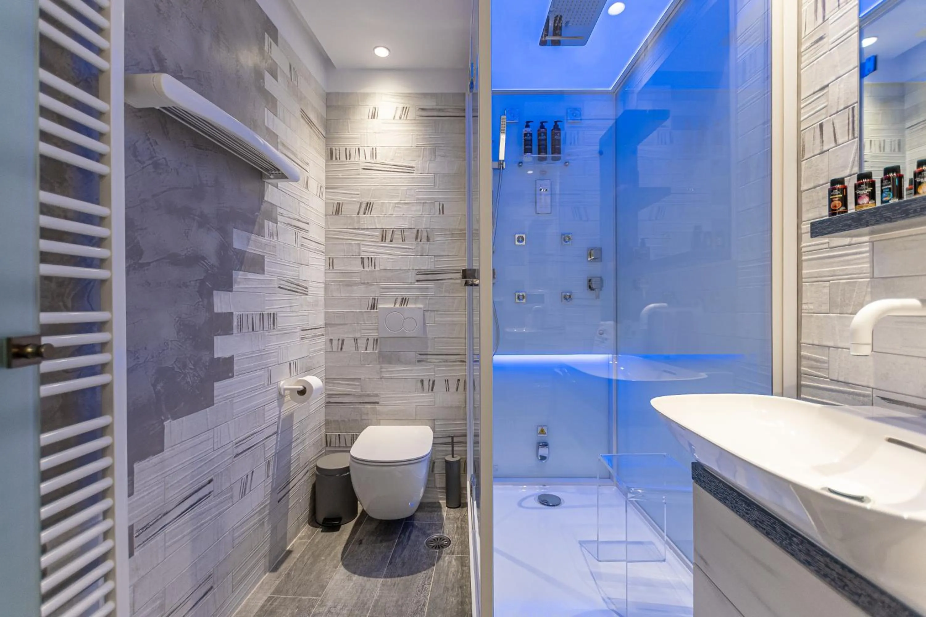 Shower in Mariet Naxos Elegant Suites