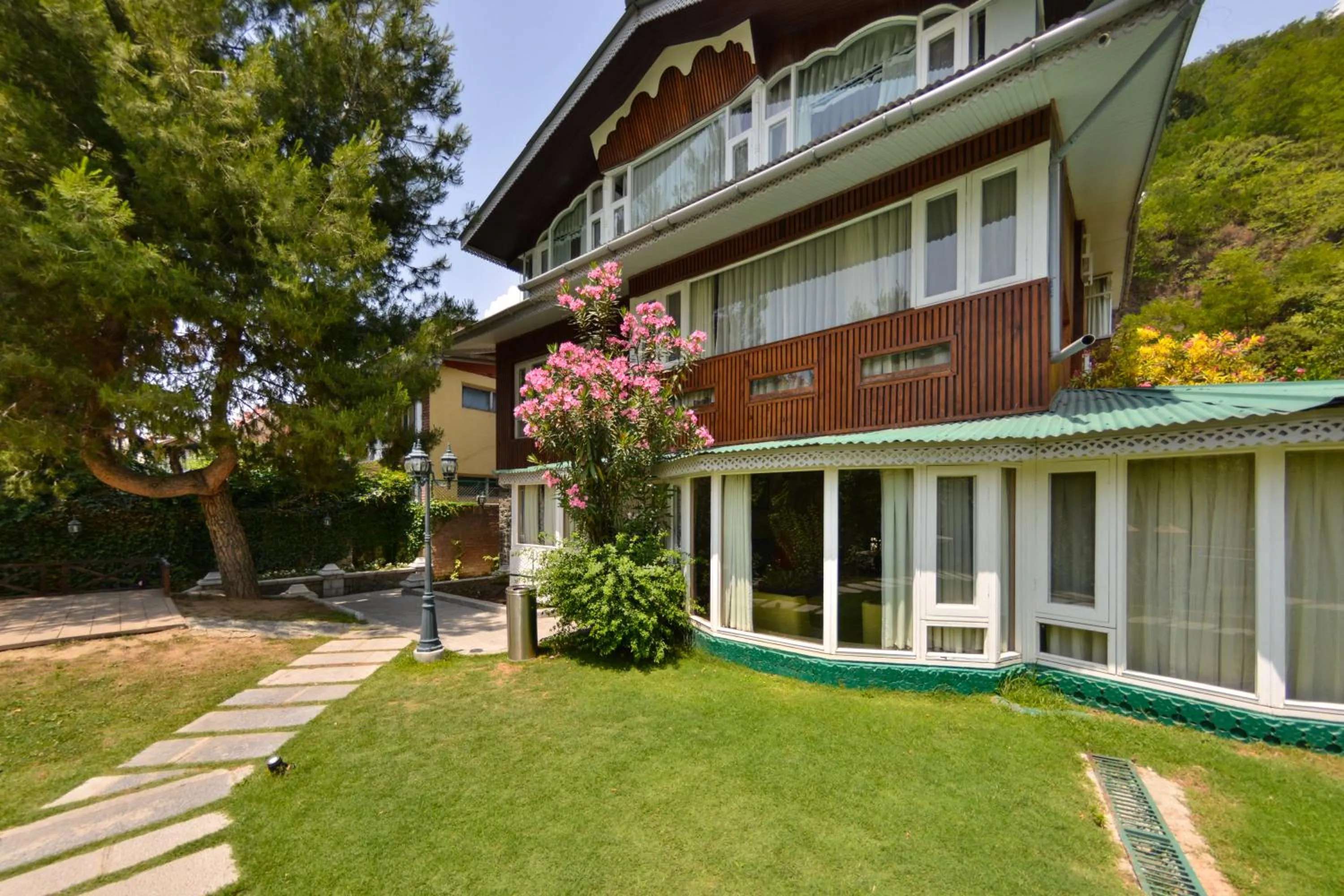 Property building in HOTEL METROPOLIS SRINAGAR