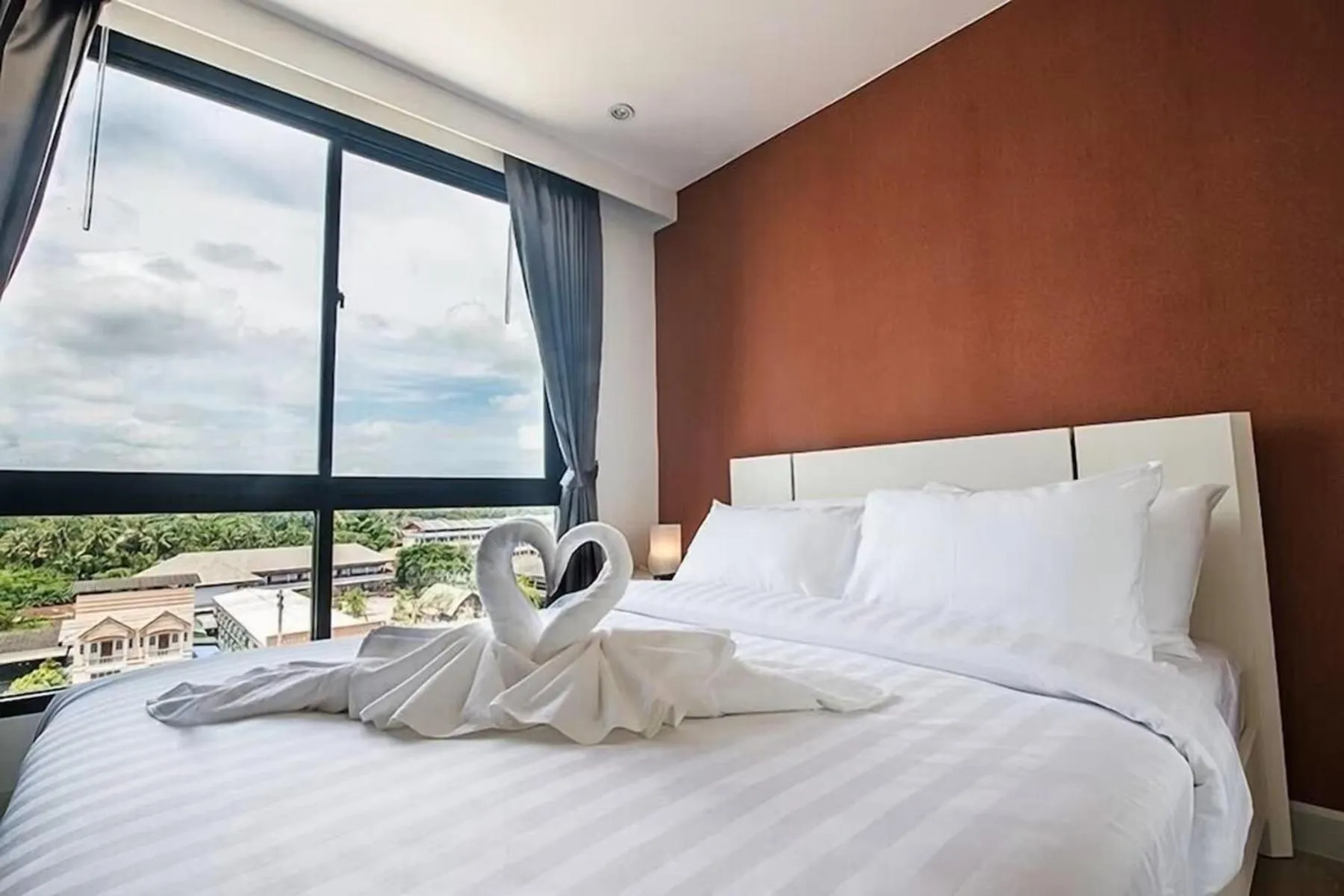 View (from property/room), Bed in O2 Hotel Maesot