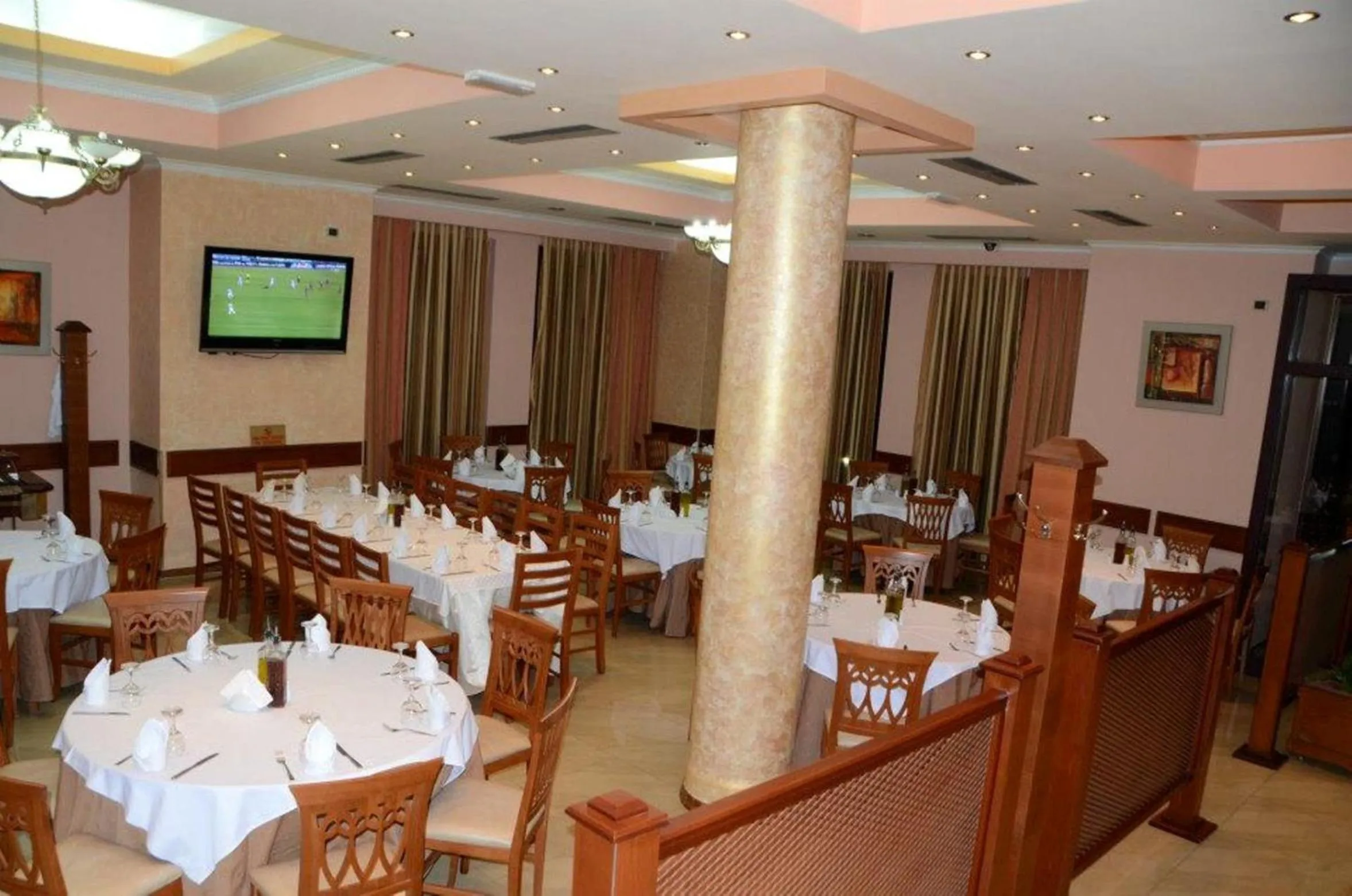 Restaurant/places to eat in Hotel Colombo Elbasan