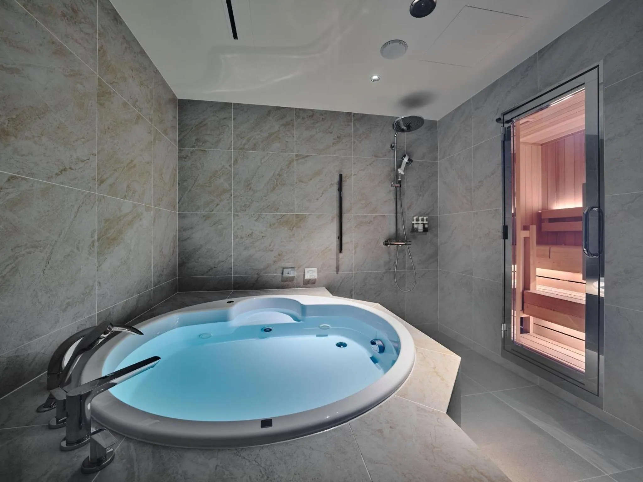 Spa and wellness centre/facilities in Villa Fontaine Grand Osaka Umeda