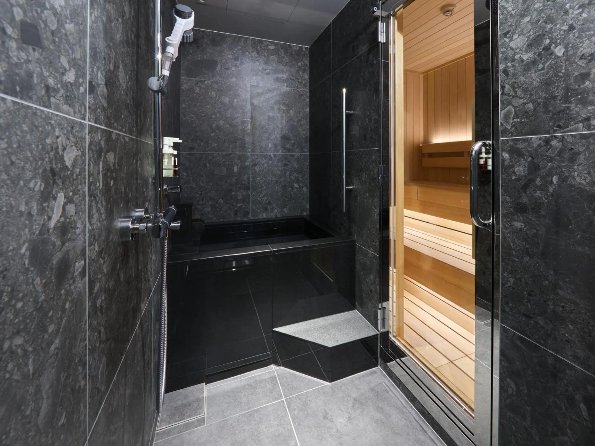 Spa and wellness centre/facilities in Villa Fontaine Grand Osaka Umeda