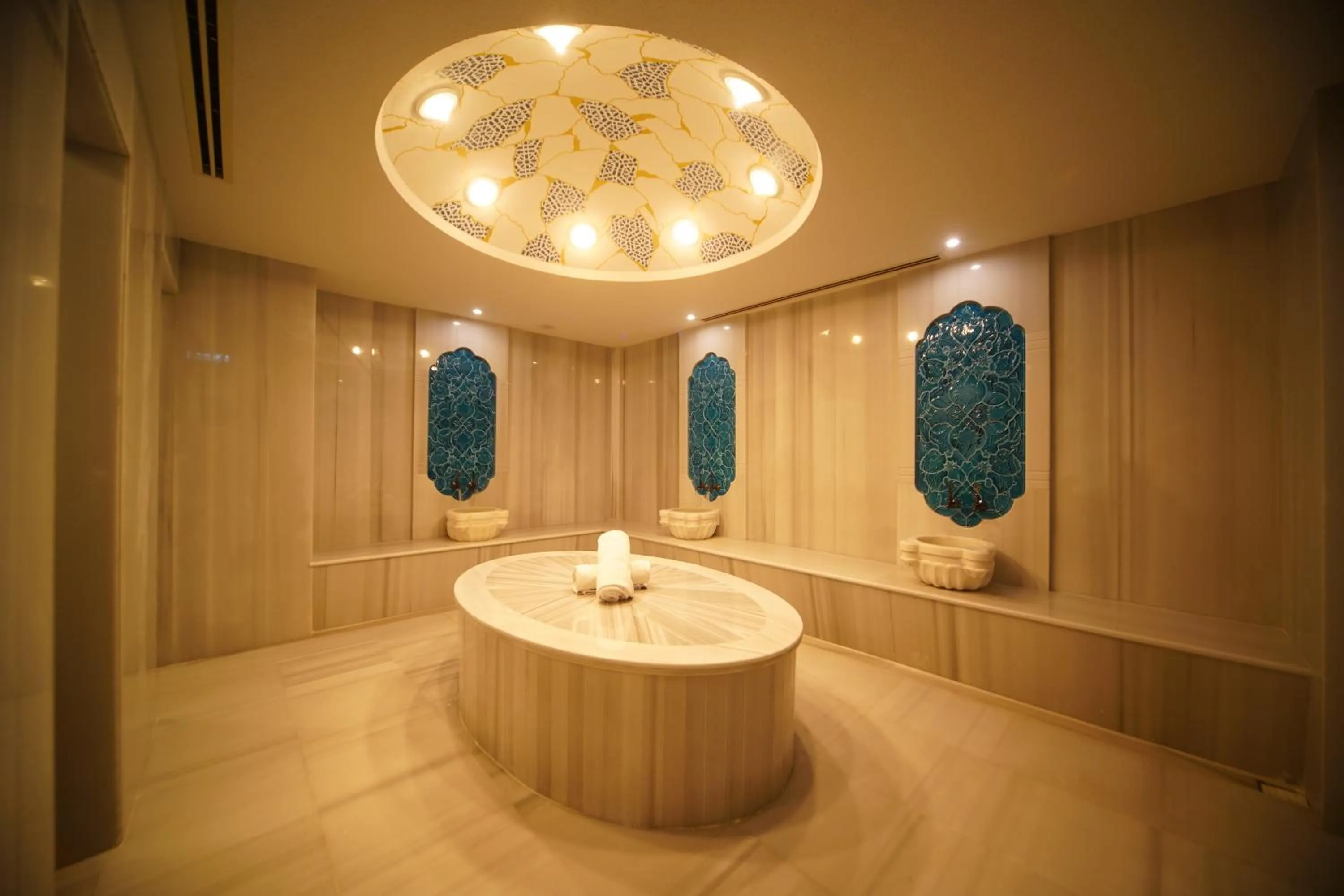 Spa and wellness centre/facilities in Almira Hotel Thermal Spa & Convention Center