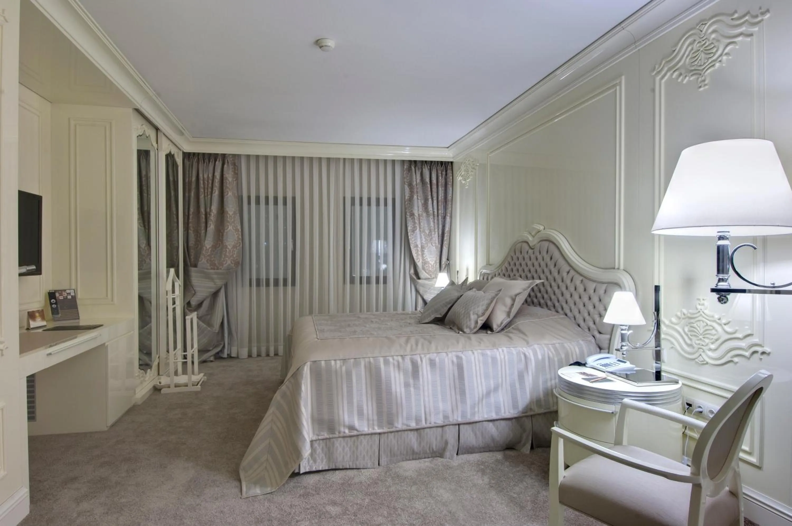 Bed in Almira Hotel Thermal Spa & Convention Center