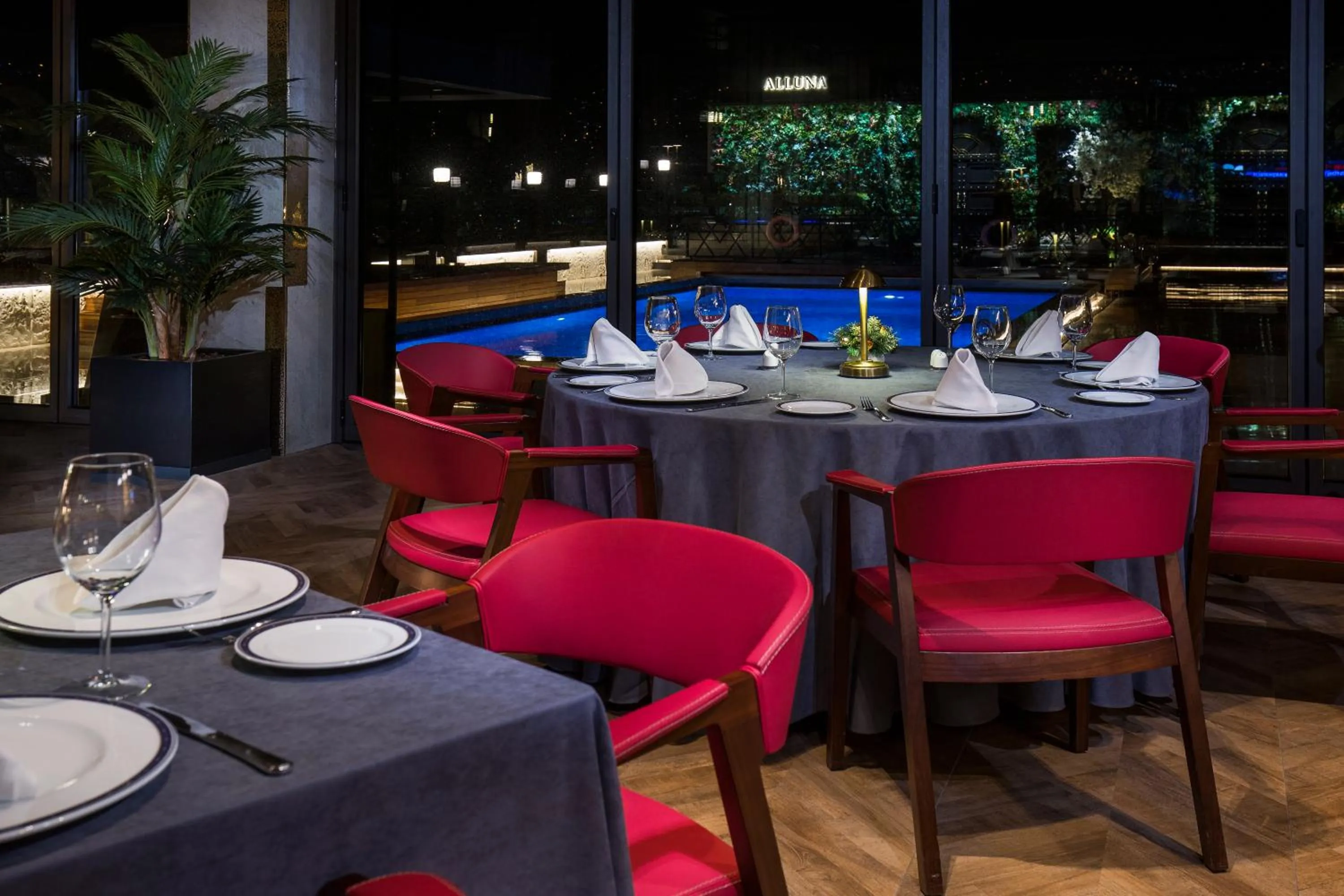 Restaurant/places to eat in Almira Hotel Thermal Spa & Convention Center