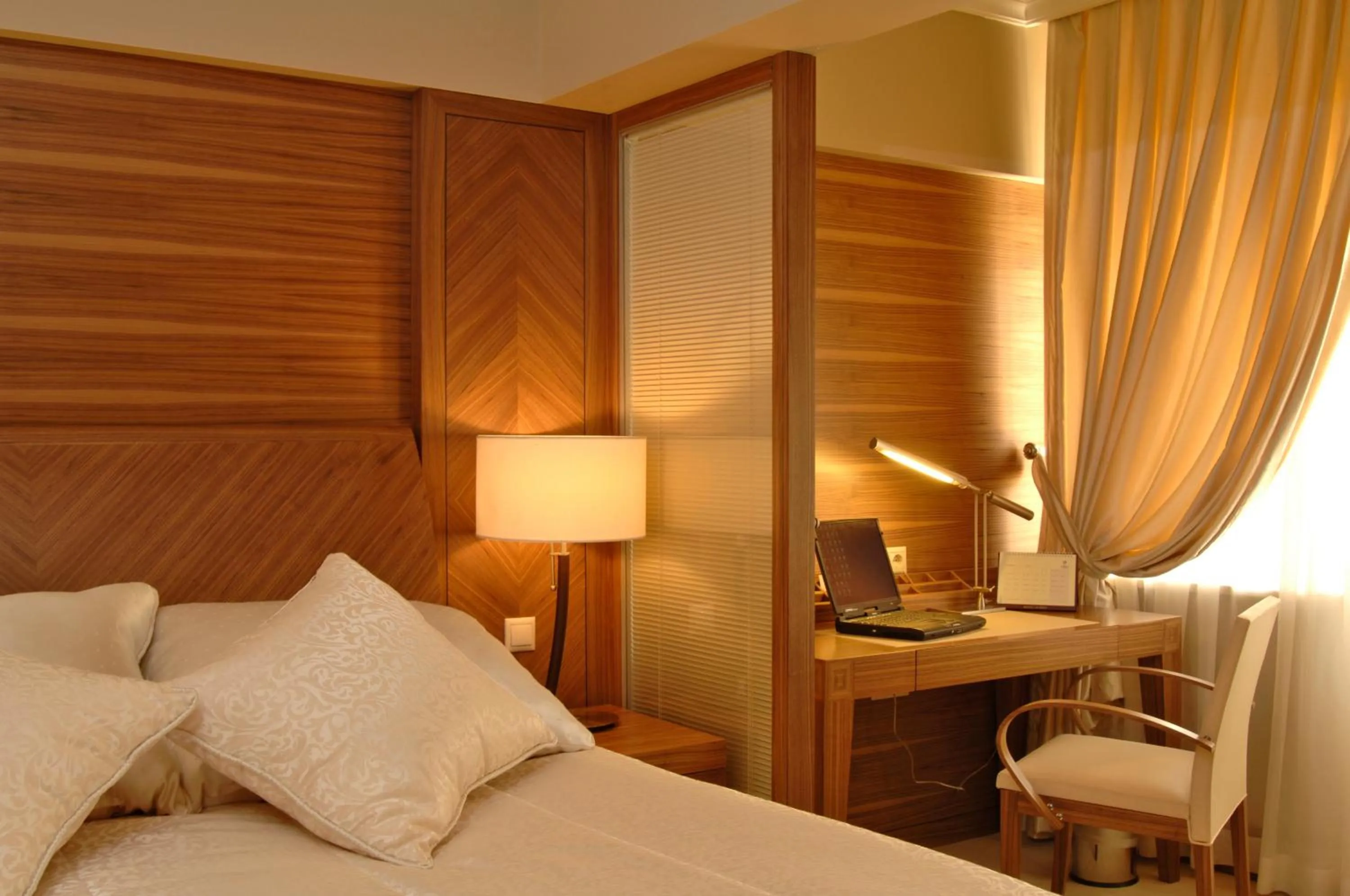 Bed in Almira Hotel Thermal Spa & Convention Center