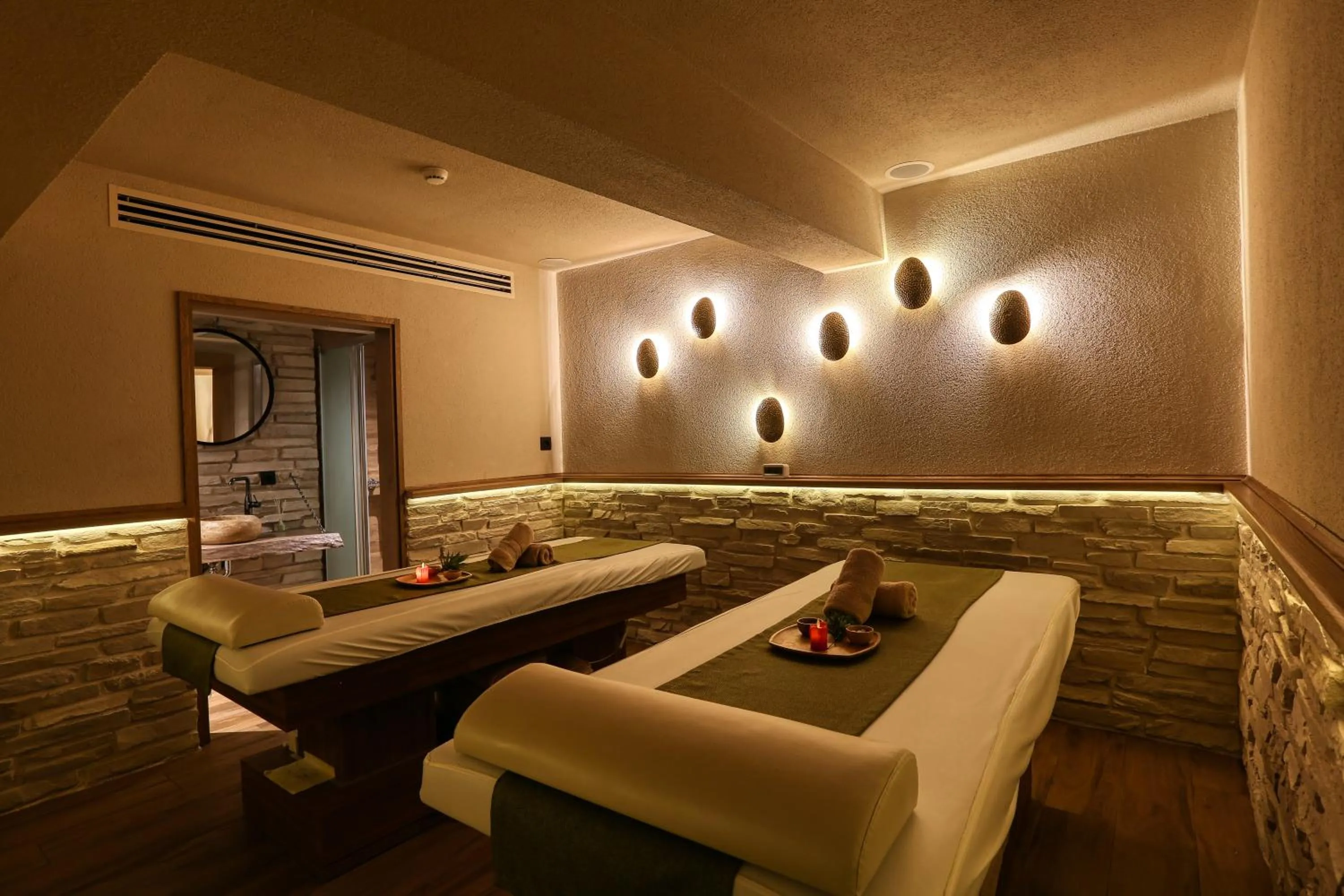 Massage in Almira Hotel Thermal Spa & Convention Center