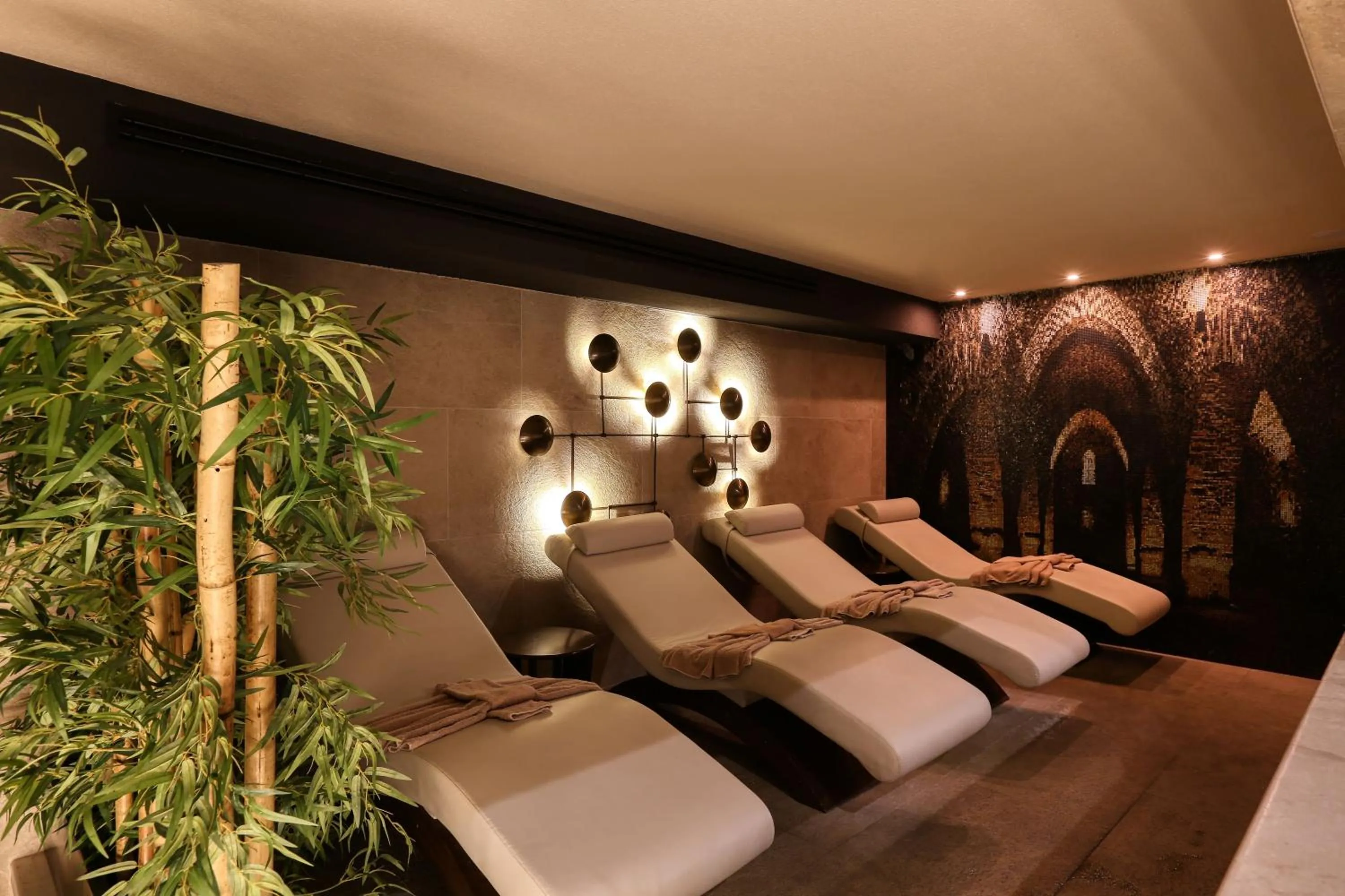 Spa and wellness centre/facilities in Almira Hotel Thermal Spa & Convention Center