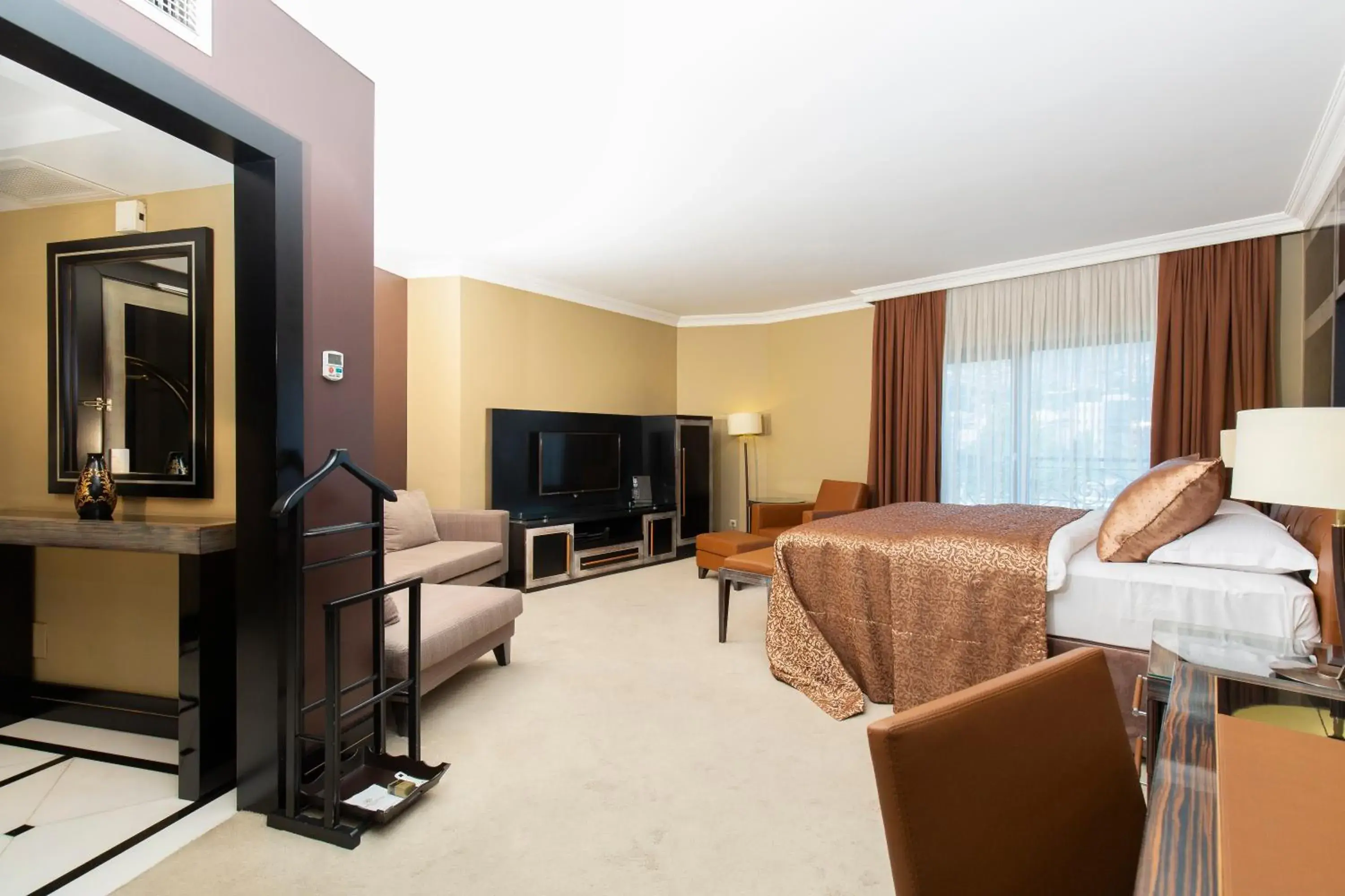 Corner Room with Spa Bath in Almira Hotel Thermal Spa & Convention Center Corner Room with Spa Bath in Almira Hotel Thermal Spa & Convention Center