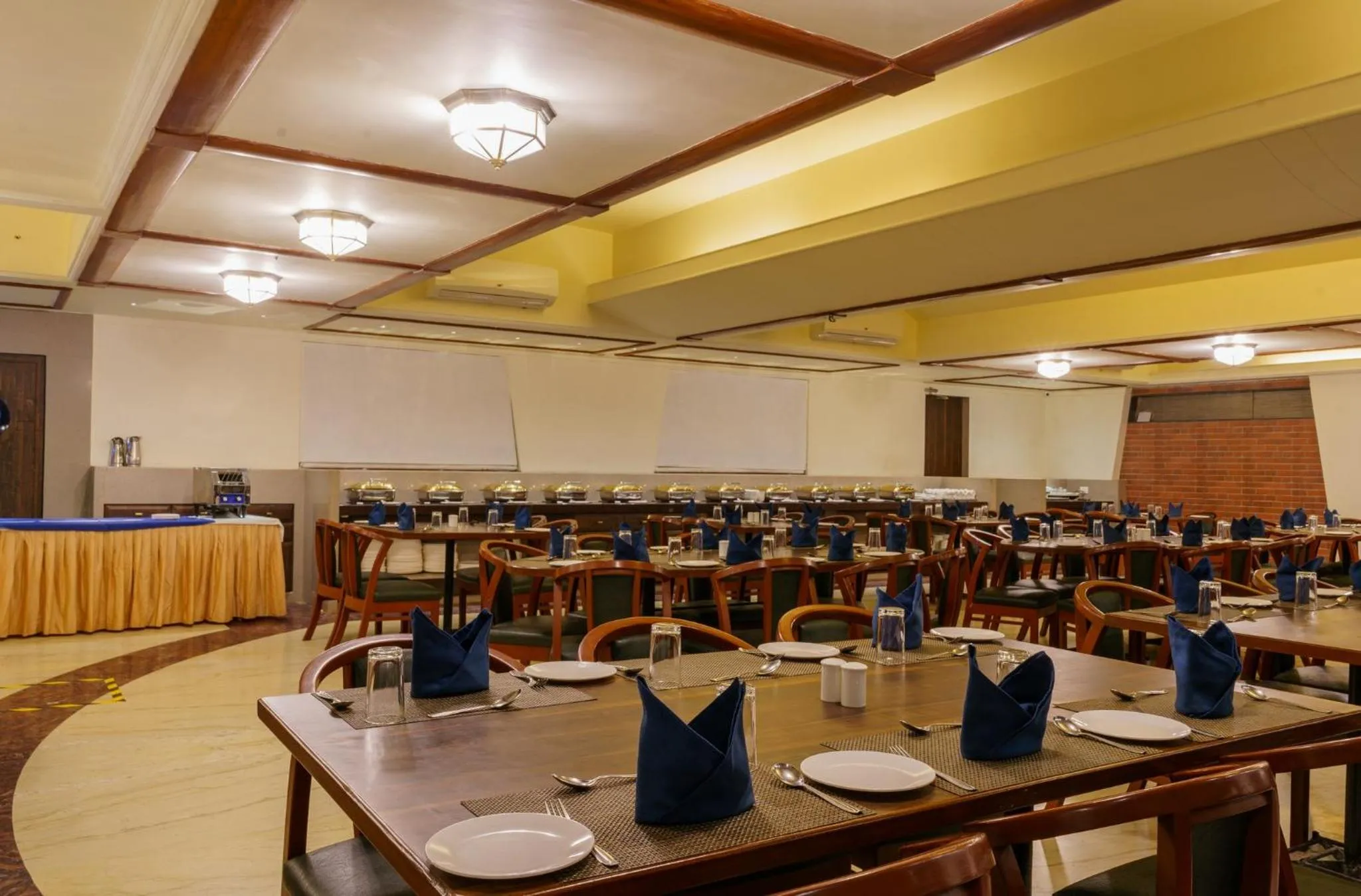 Restaurant/places to eat in Valley View Beacon Resort