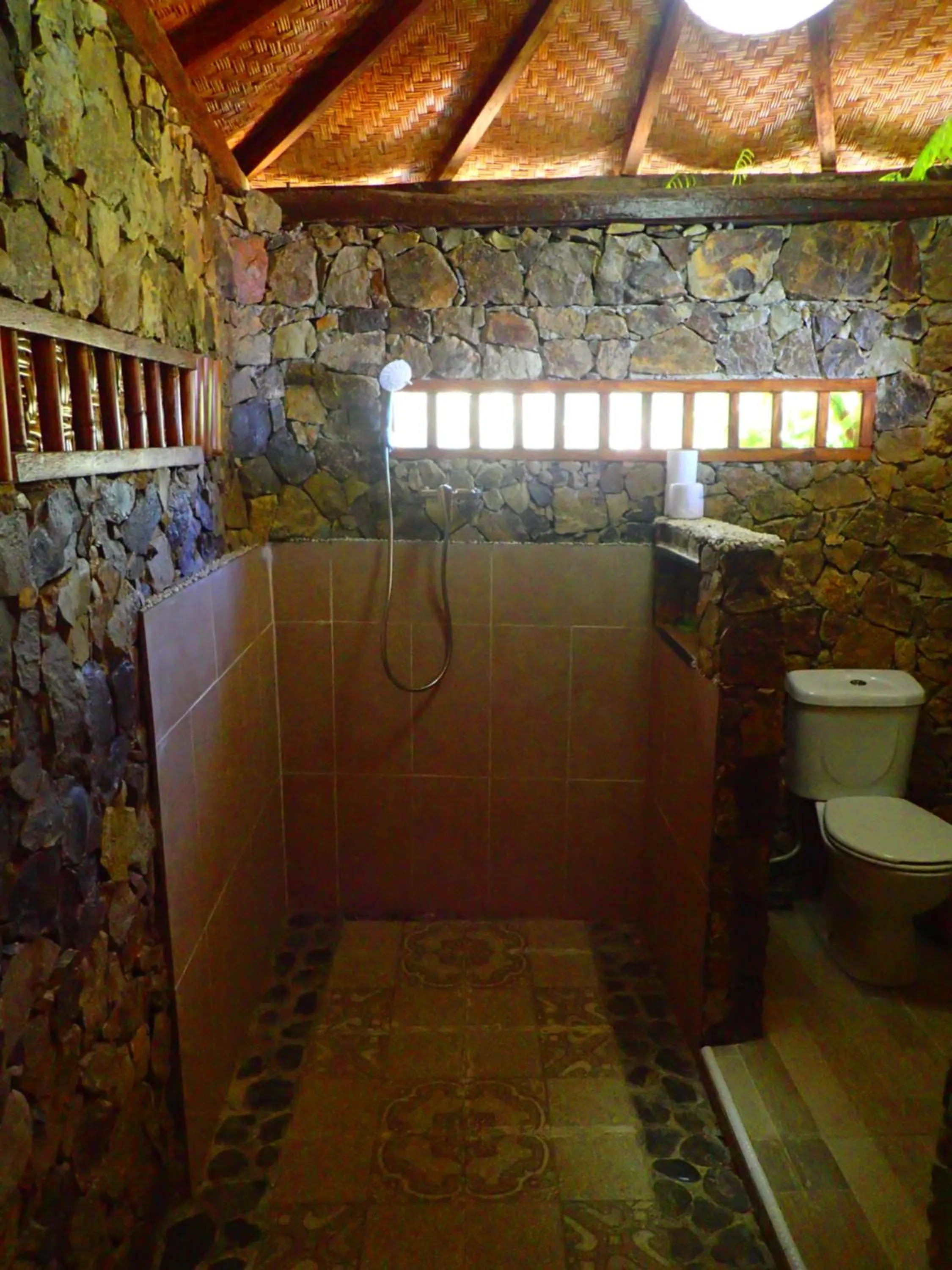 Bathroom in Waecicu Eden Beach Hotel