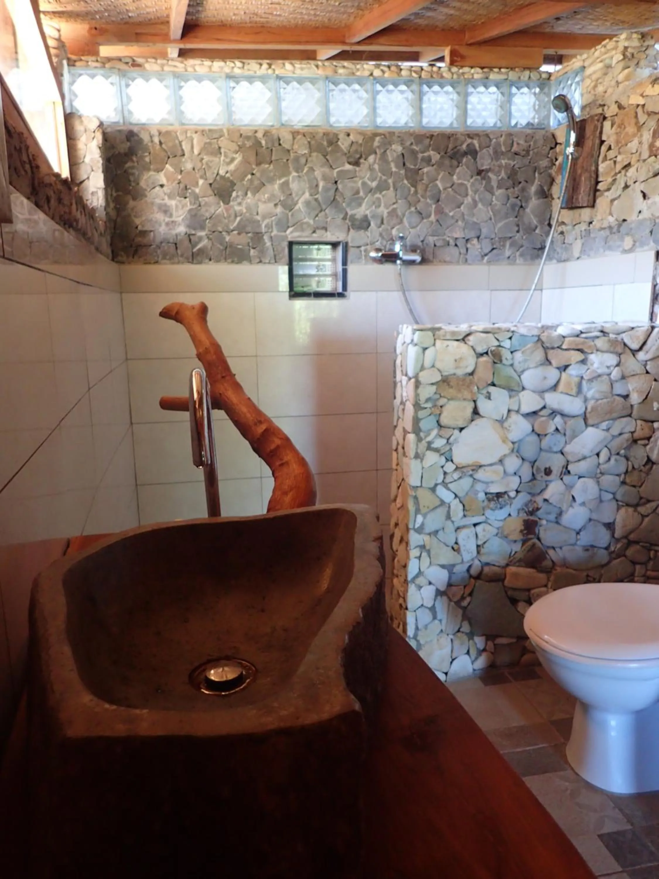 Bedroom in Waecicu Eden Beach Hotel