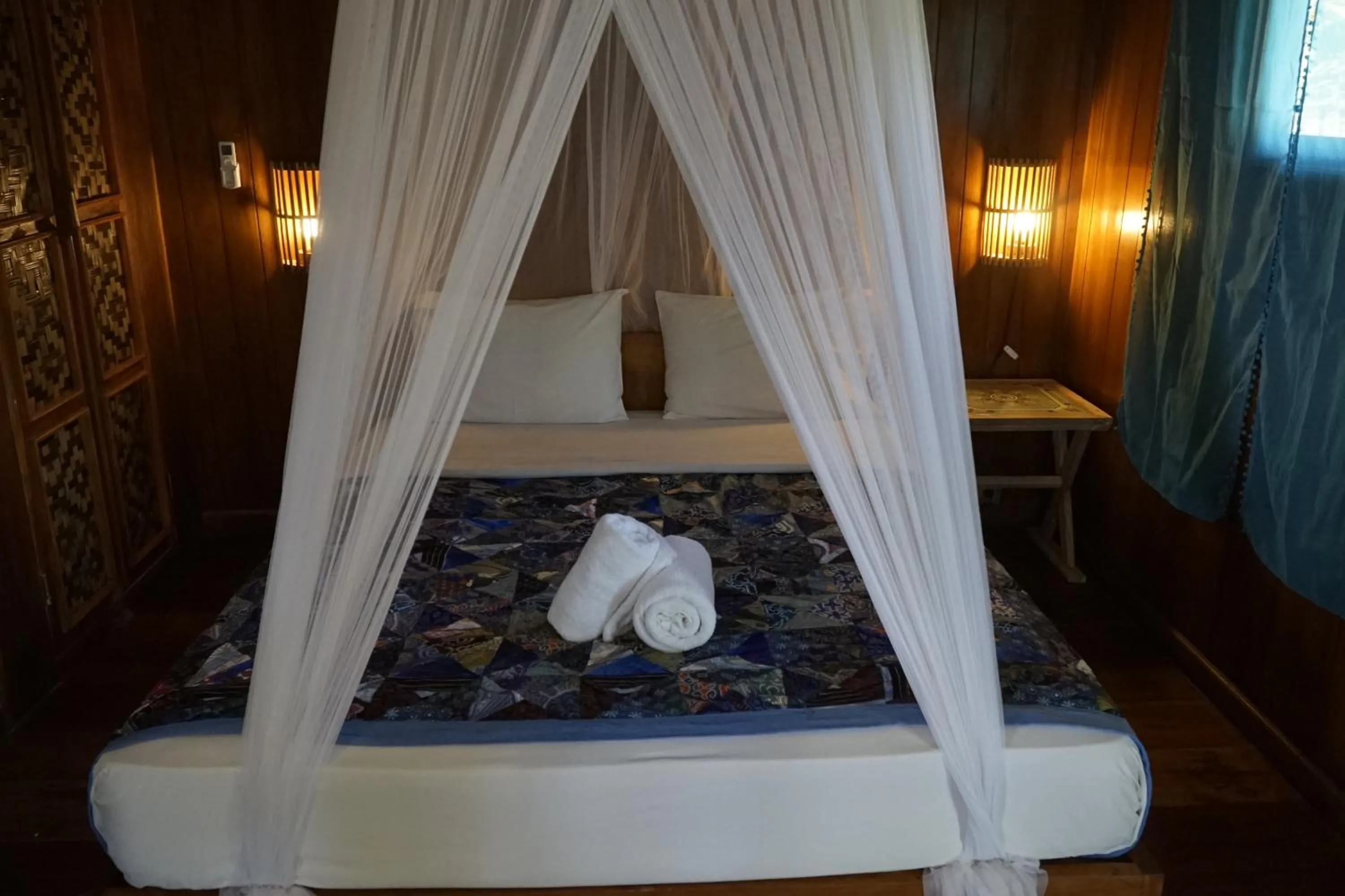 Bed in Waecicu Eden Beach Hotel