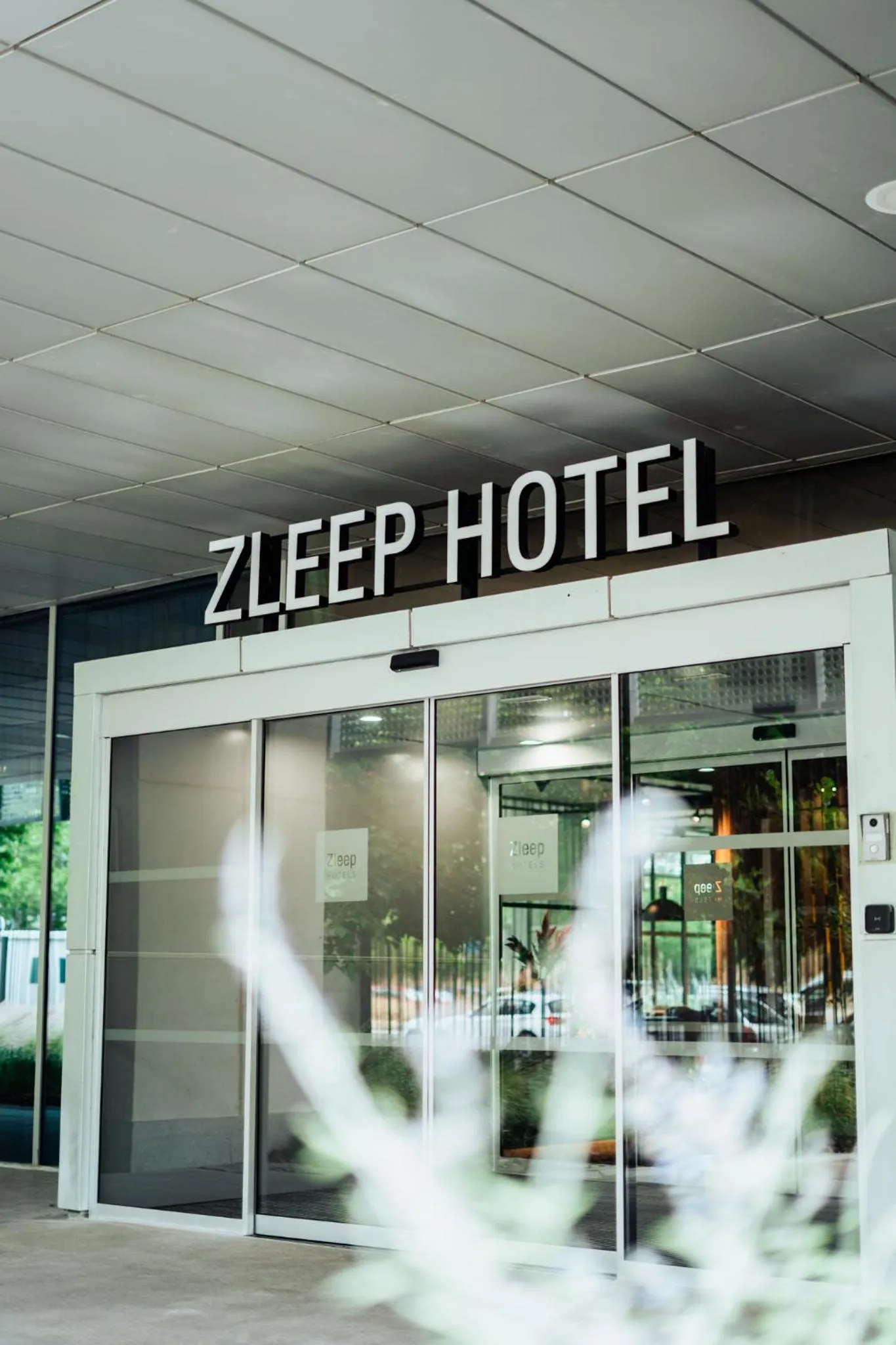 Property logo or sign in Zleep Madrid Airport