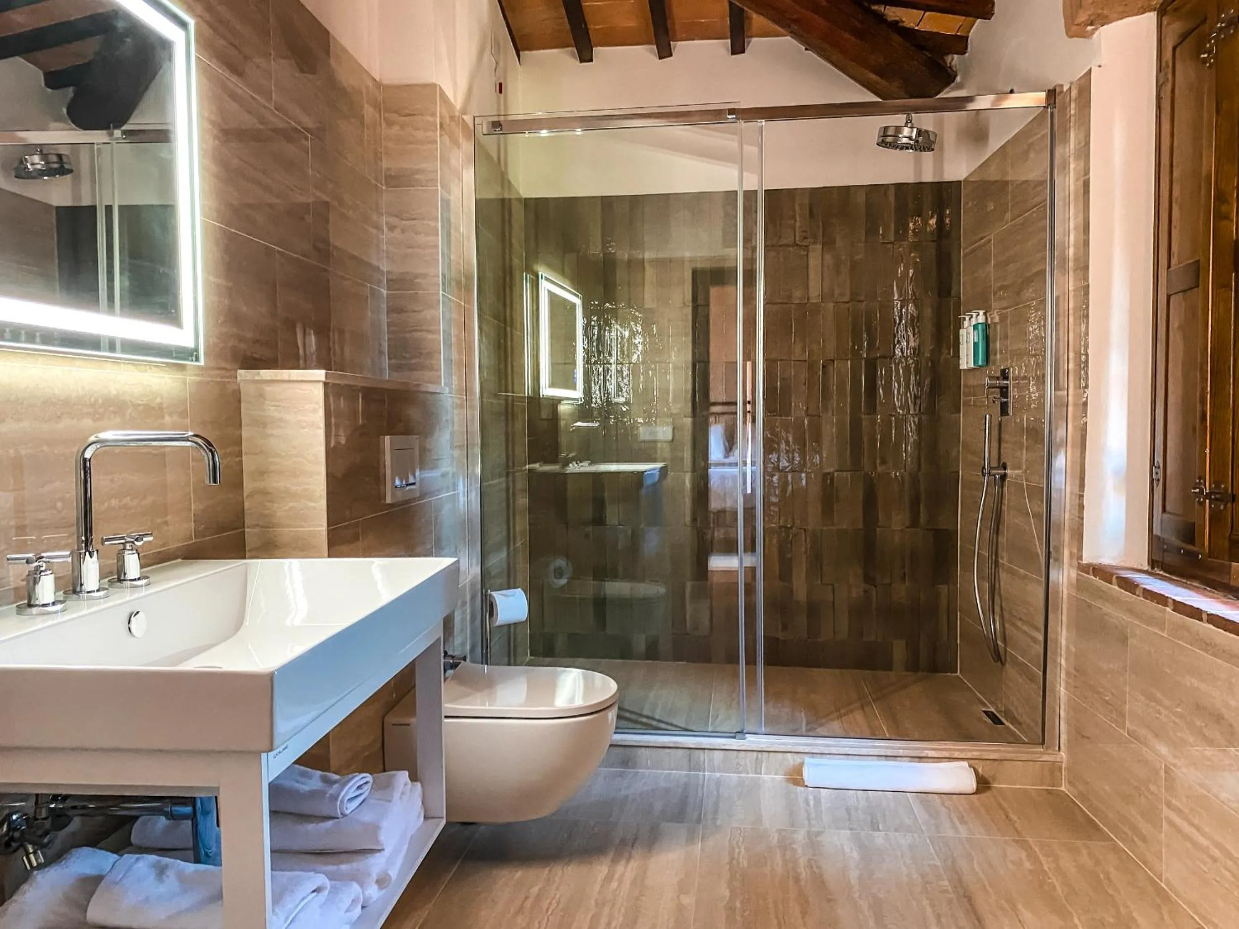 Bathroom in Borgo San Vincenzo