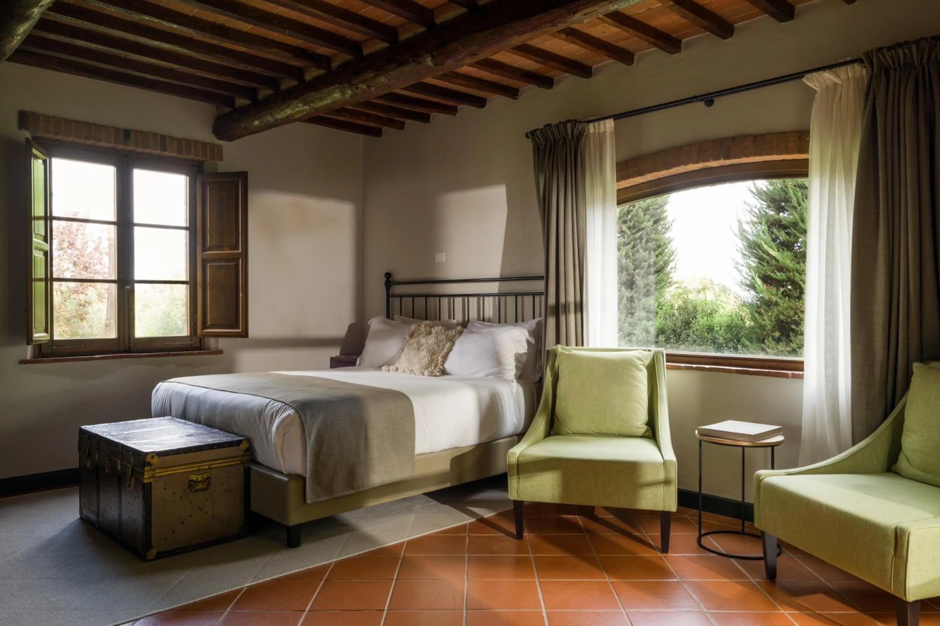 Living room, Bed in Borgo San Vincenzo