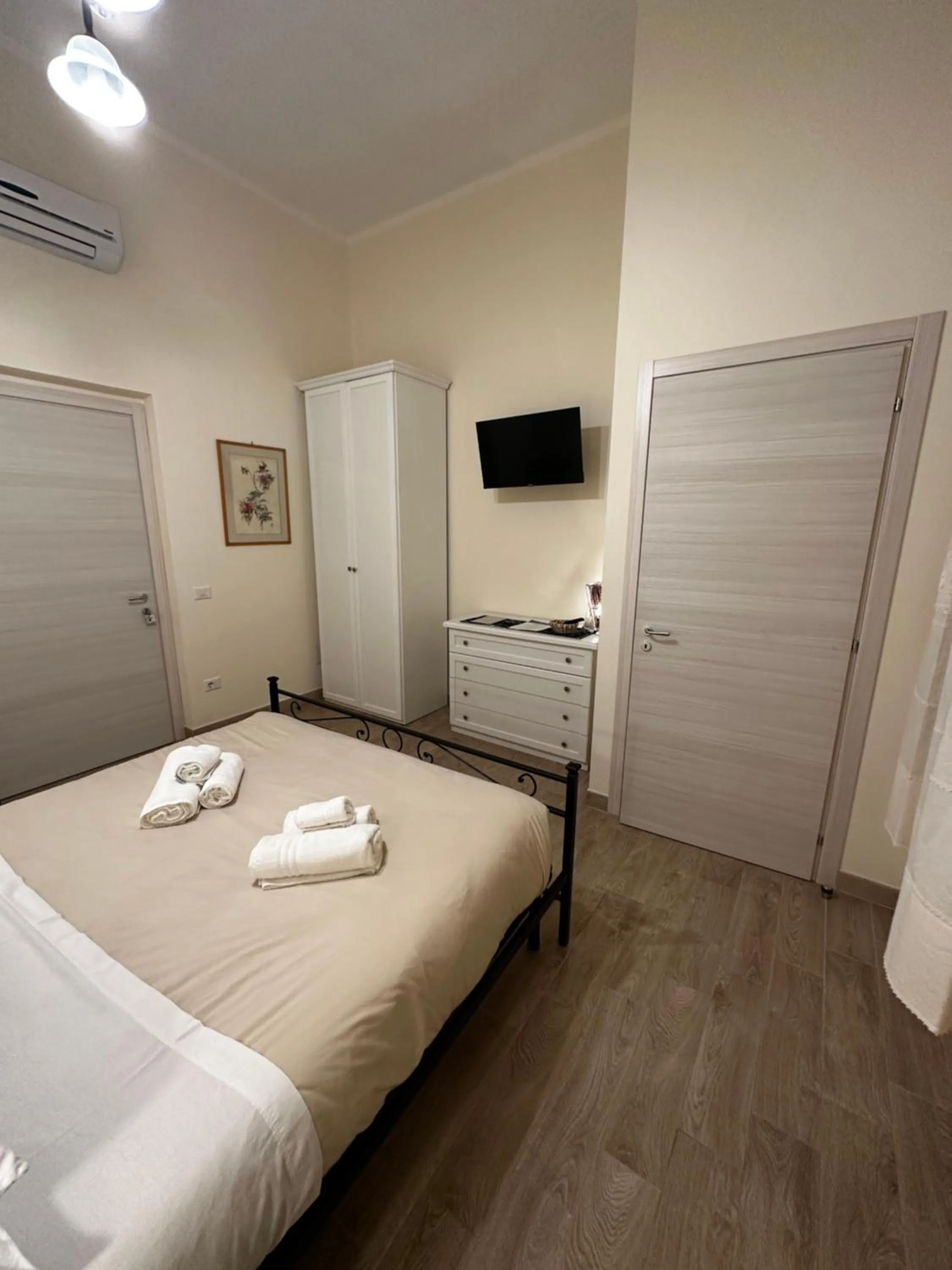 Bedroom, Bed in Domo Achenza