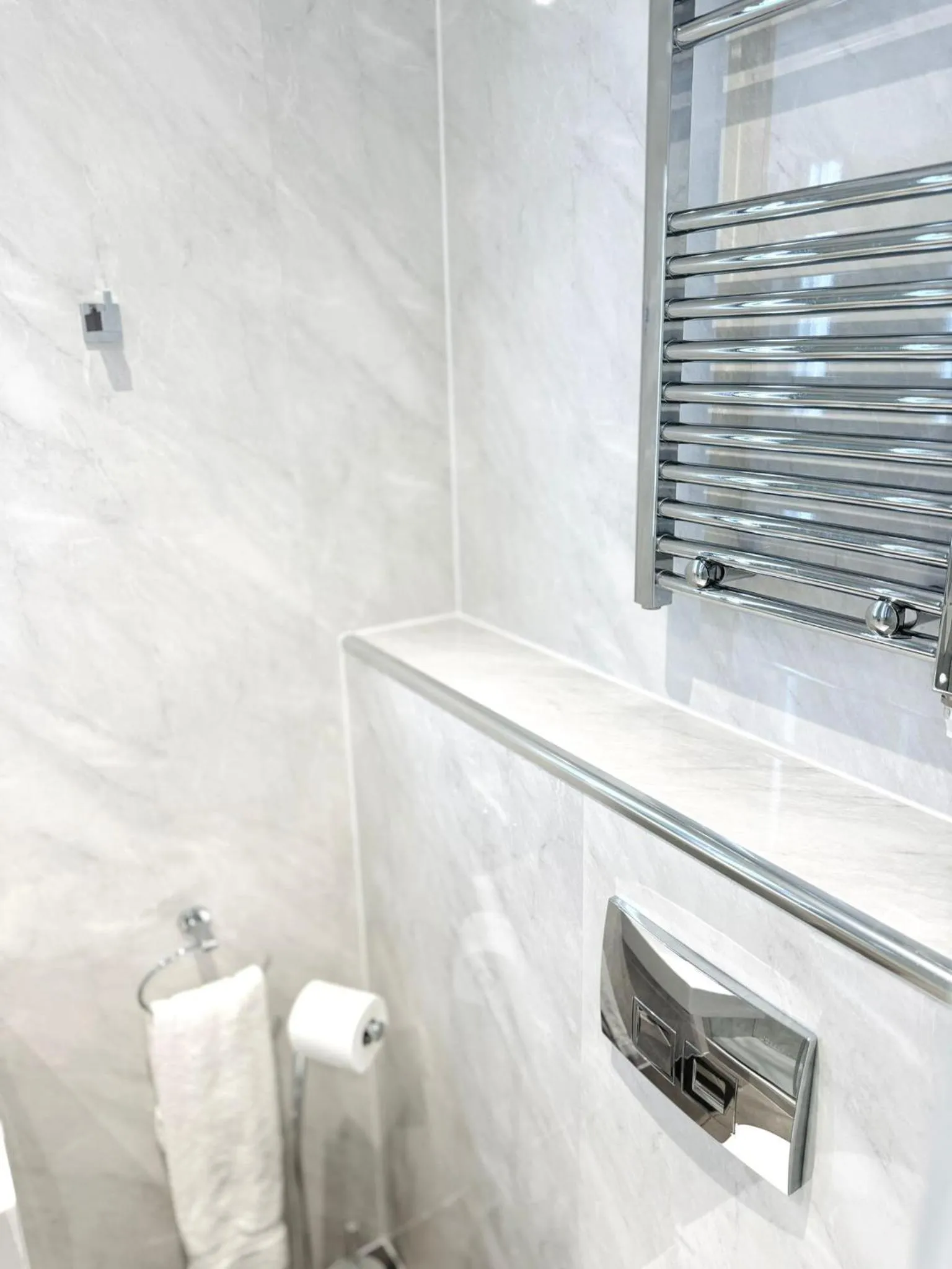 Bathroom in Victoria Studios