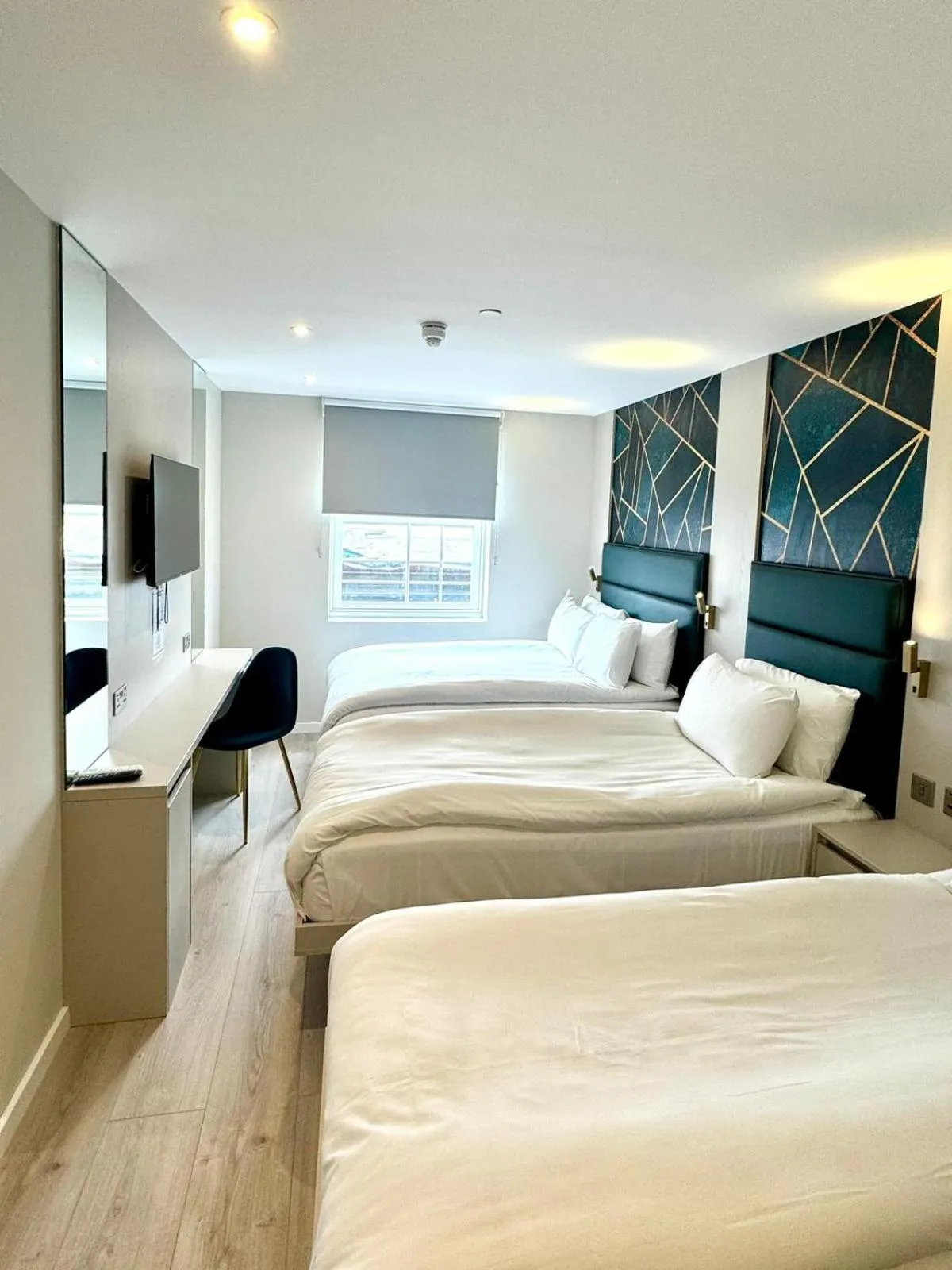 Bed in Victoria Studios