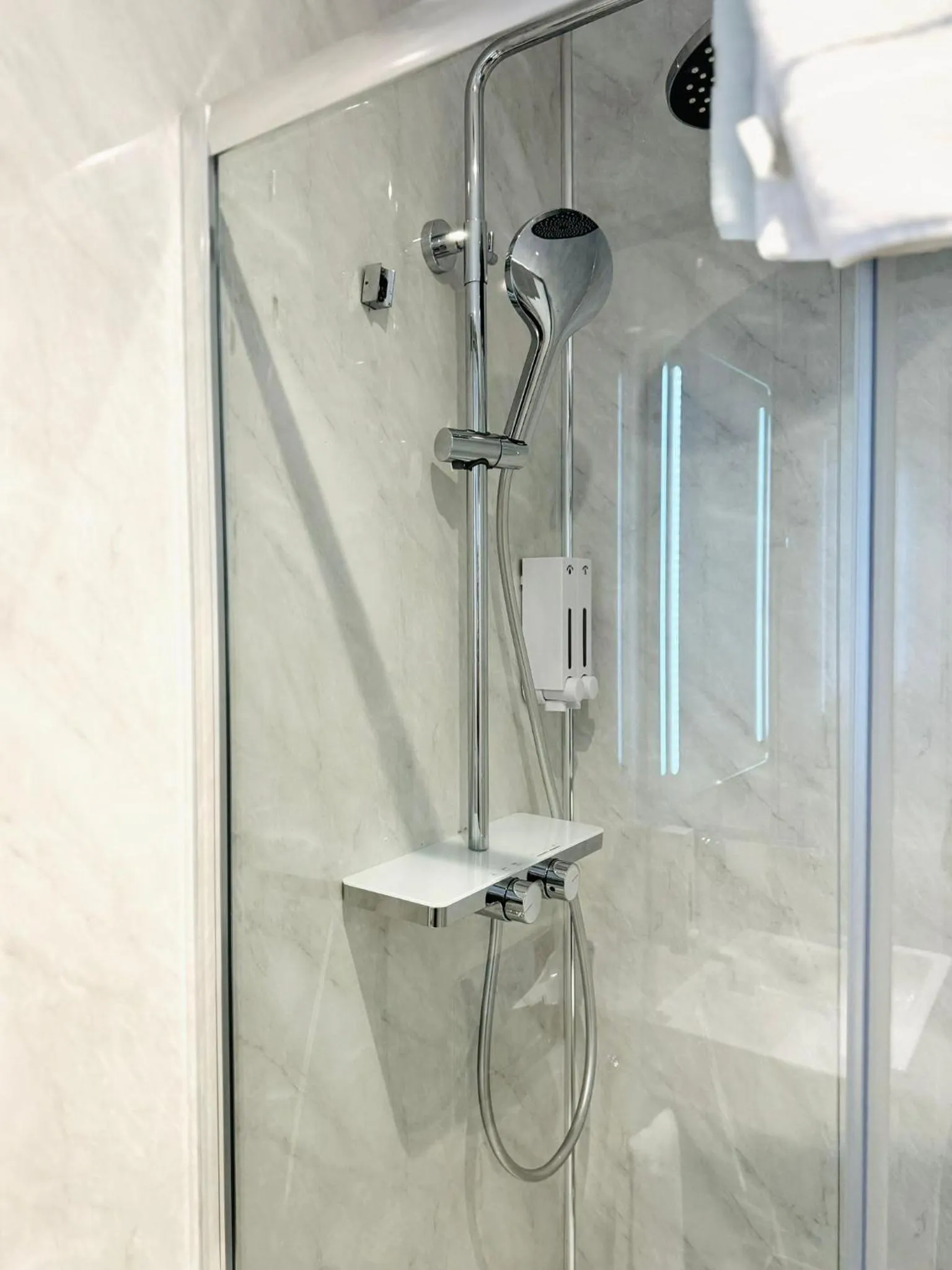 Bathroom in Victoria Studios