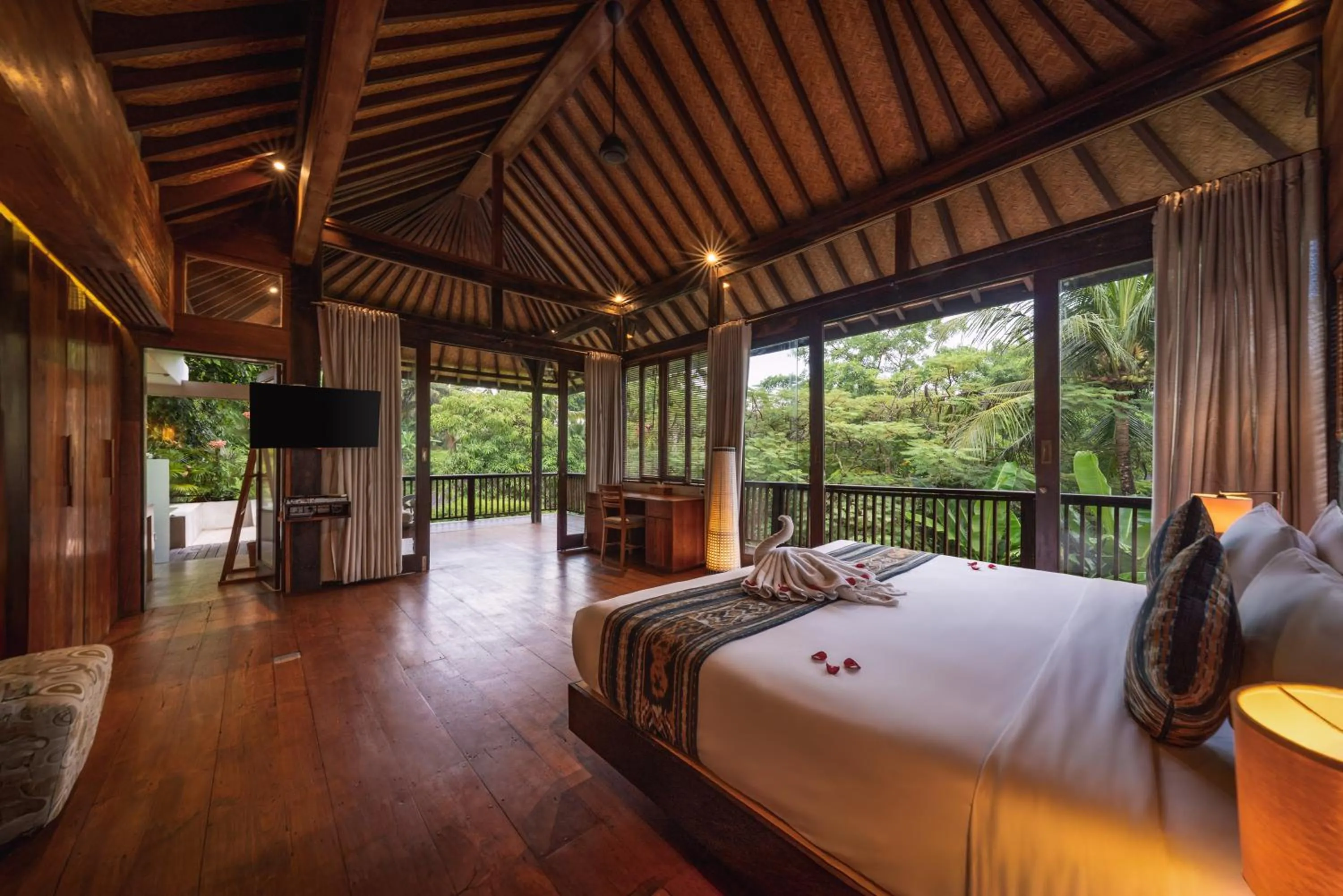 Bedroom, Bed in Surya Kembar Villas