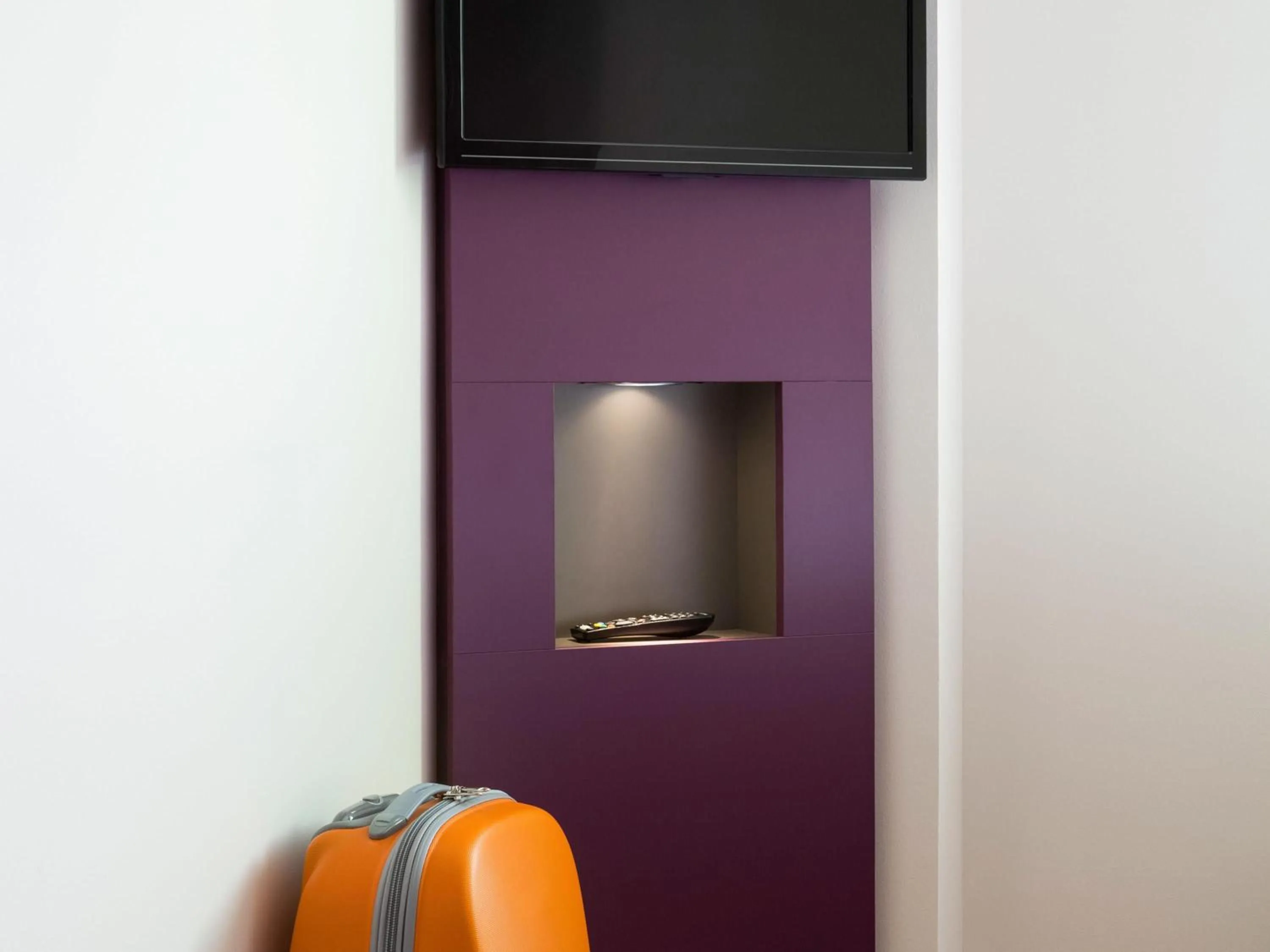 Bedroom in Hotel Ibis Styles Lleida Torrefarrera