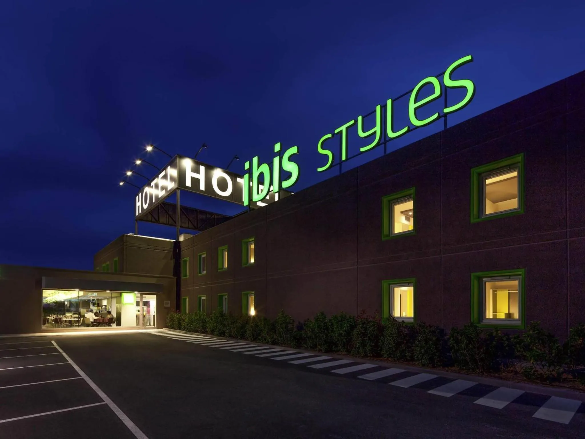 Property building in Hotel Ibis Styles Lleida Torrefarrera