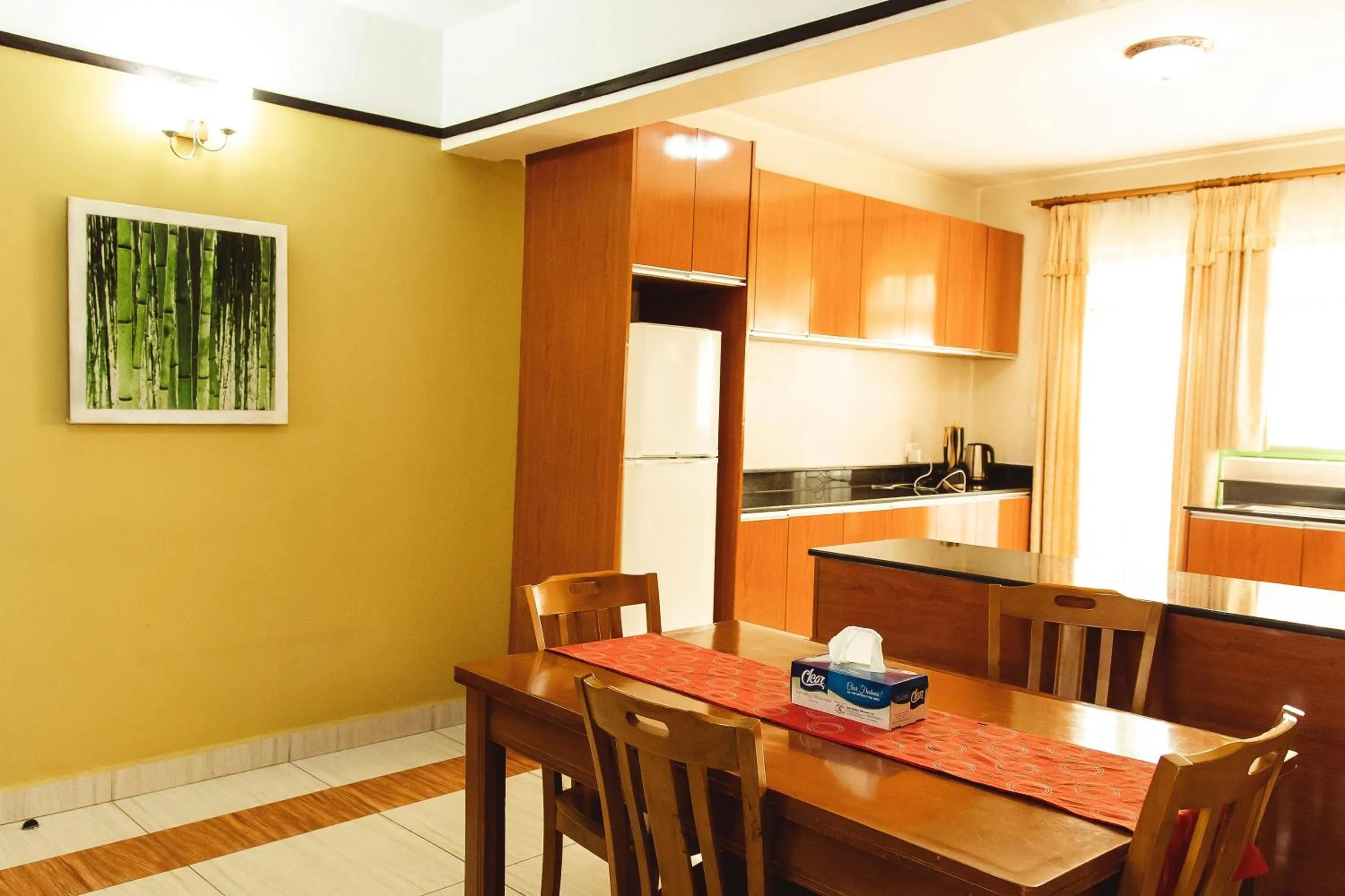Kitchen or kitchenette in Highlands Suites Hotel and Apartments