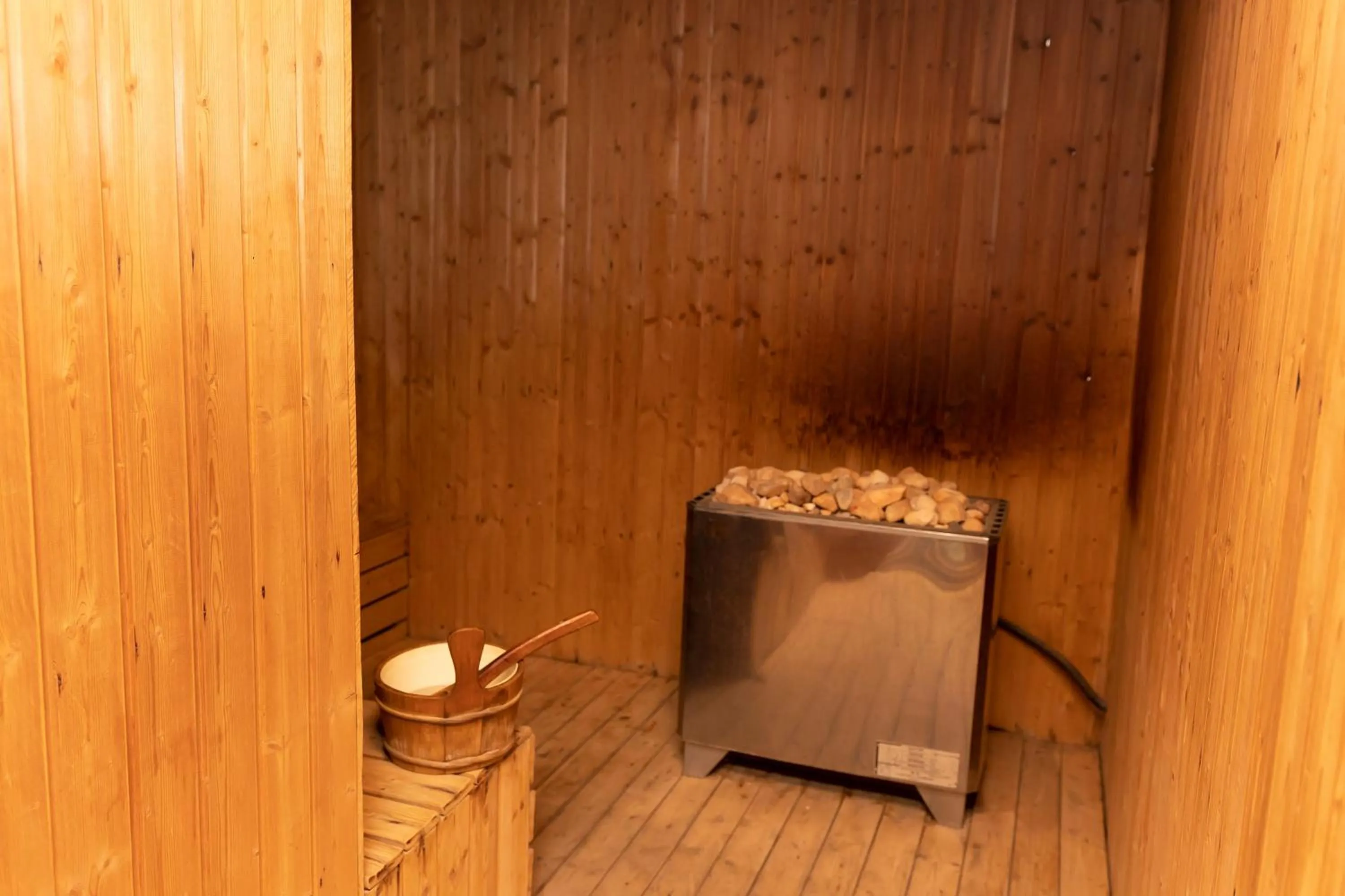 Sauna in Highlands Suites Hotel and Apartments