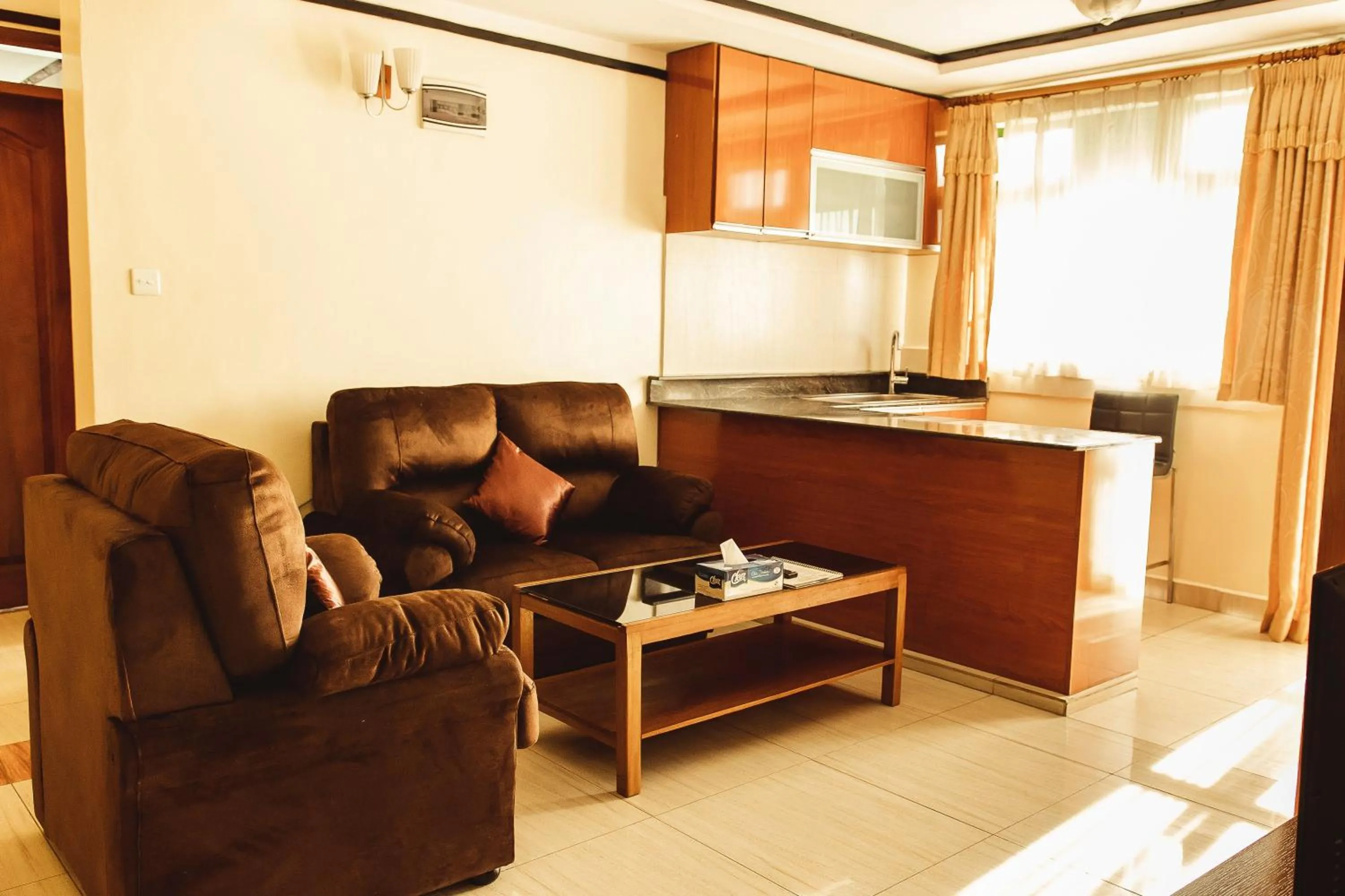 Kitchen or kitchenette in Highlands Suites Hotel and Apartments