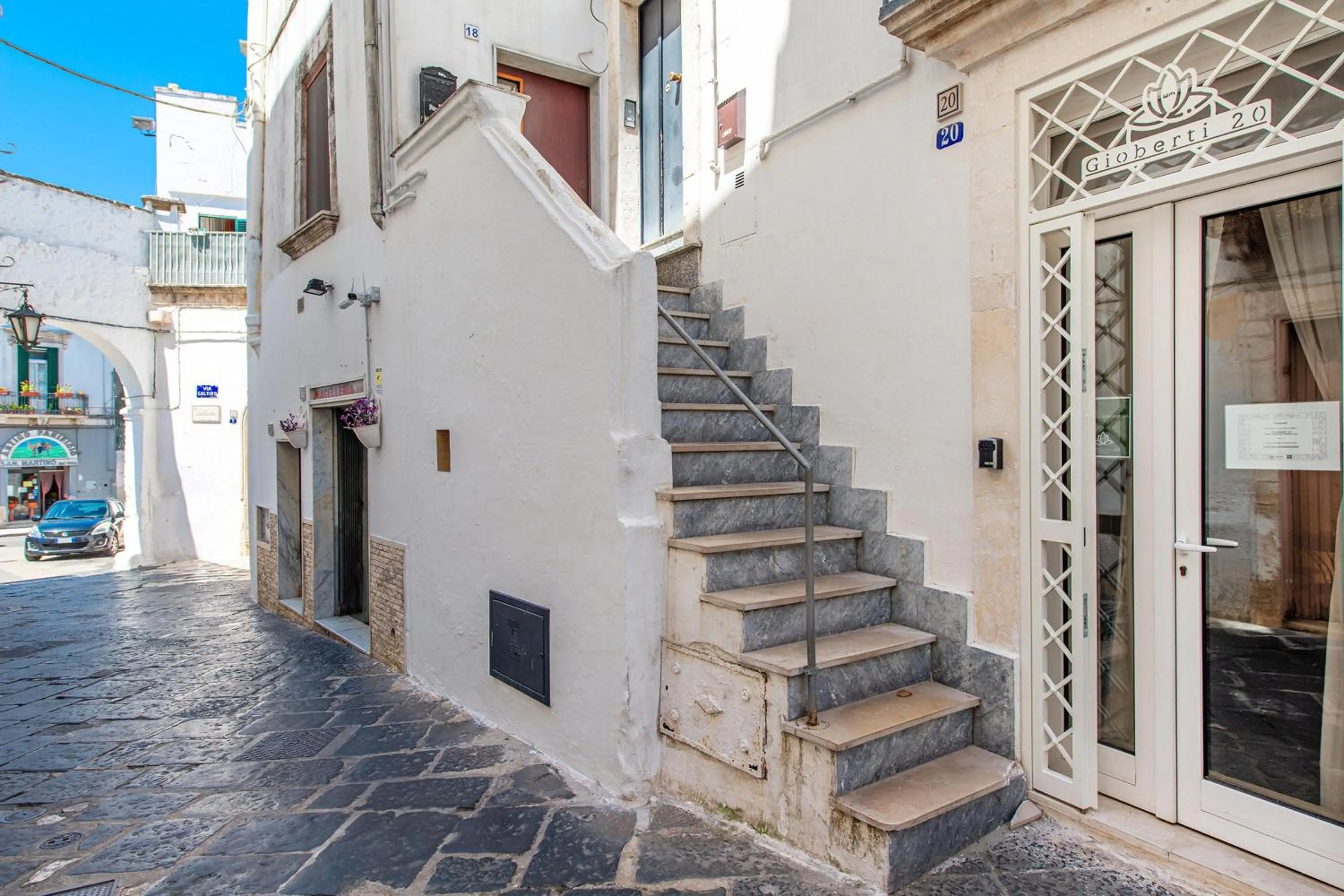 Facade/entrance in Giob Studio In The Centre - Happy Rentals