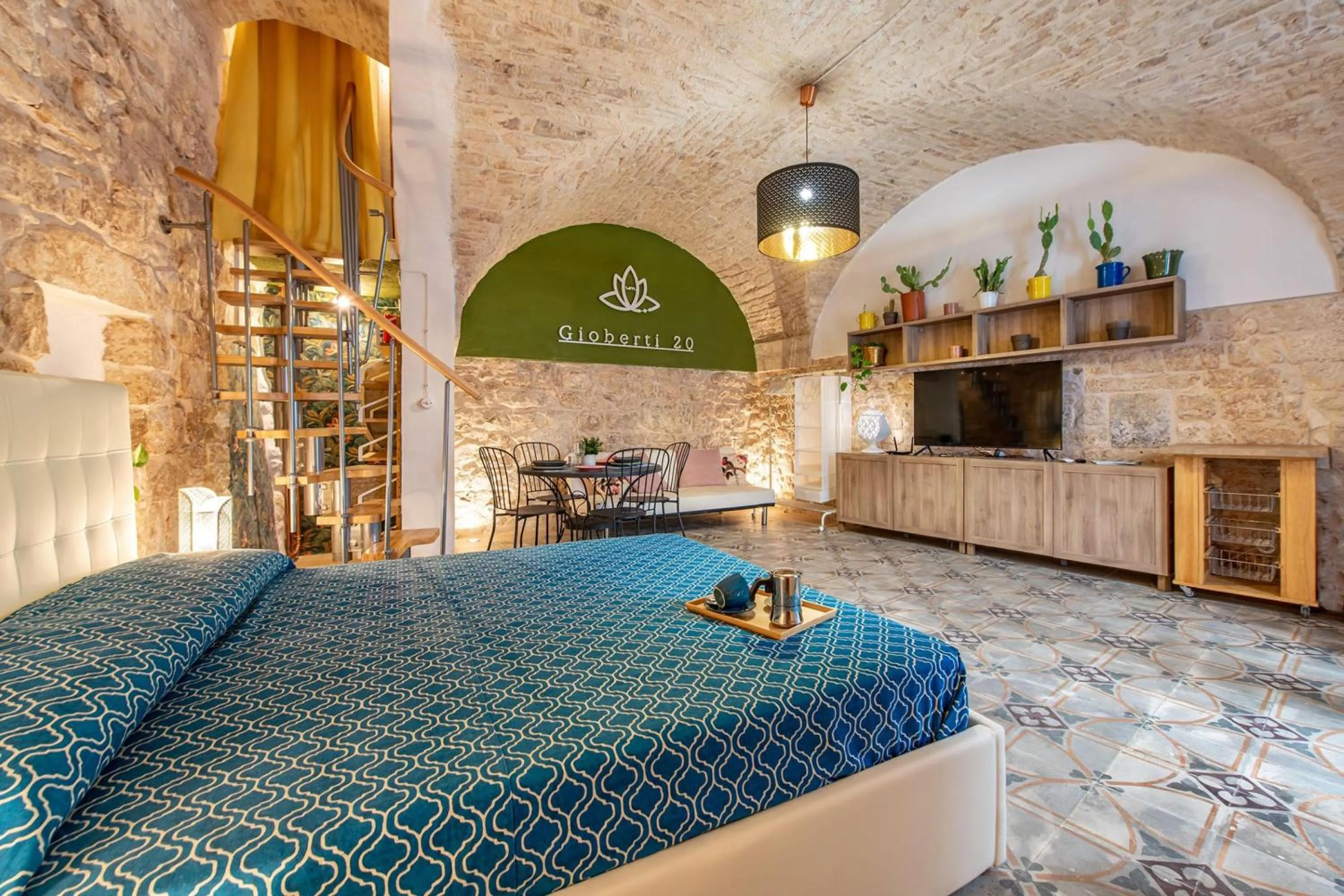 Kitchen or kitchenette, Bed in Giob Studio In The Centre - Happy Rentals