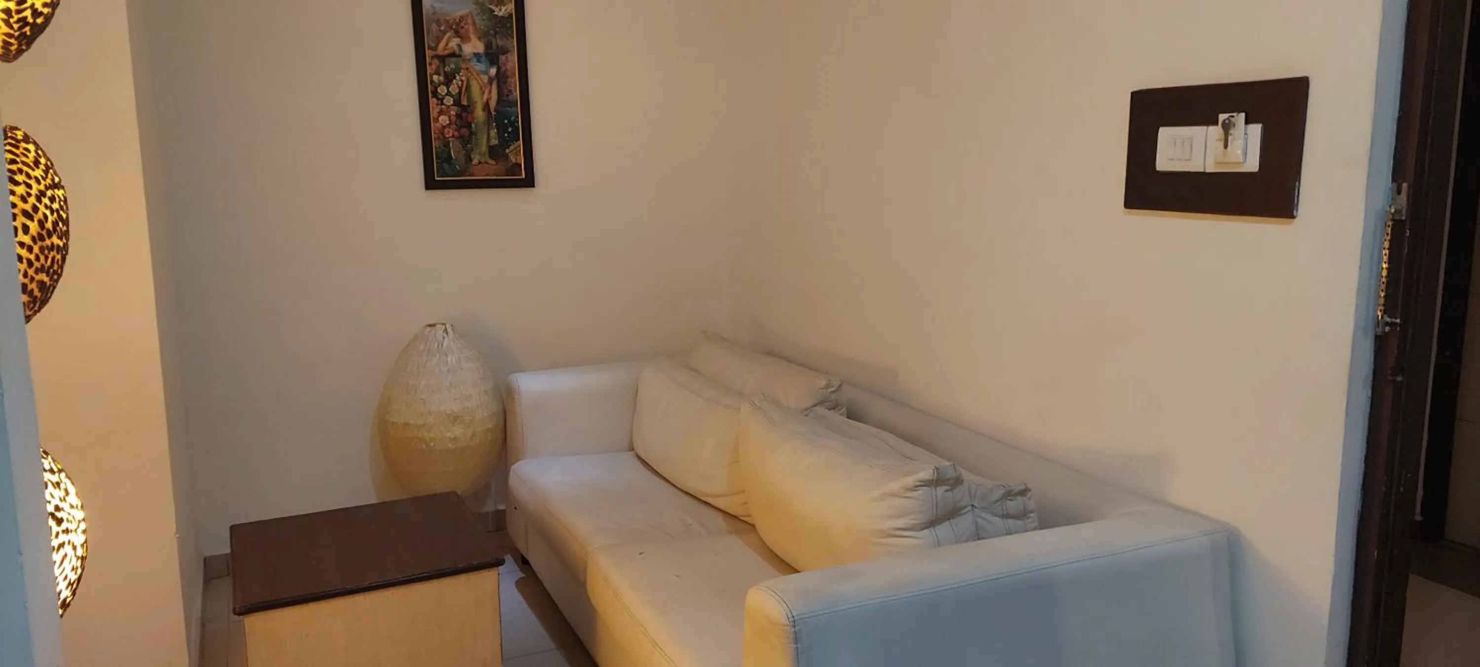 Living room in SRM Hotel