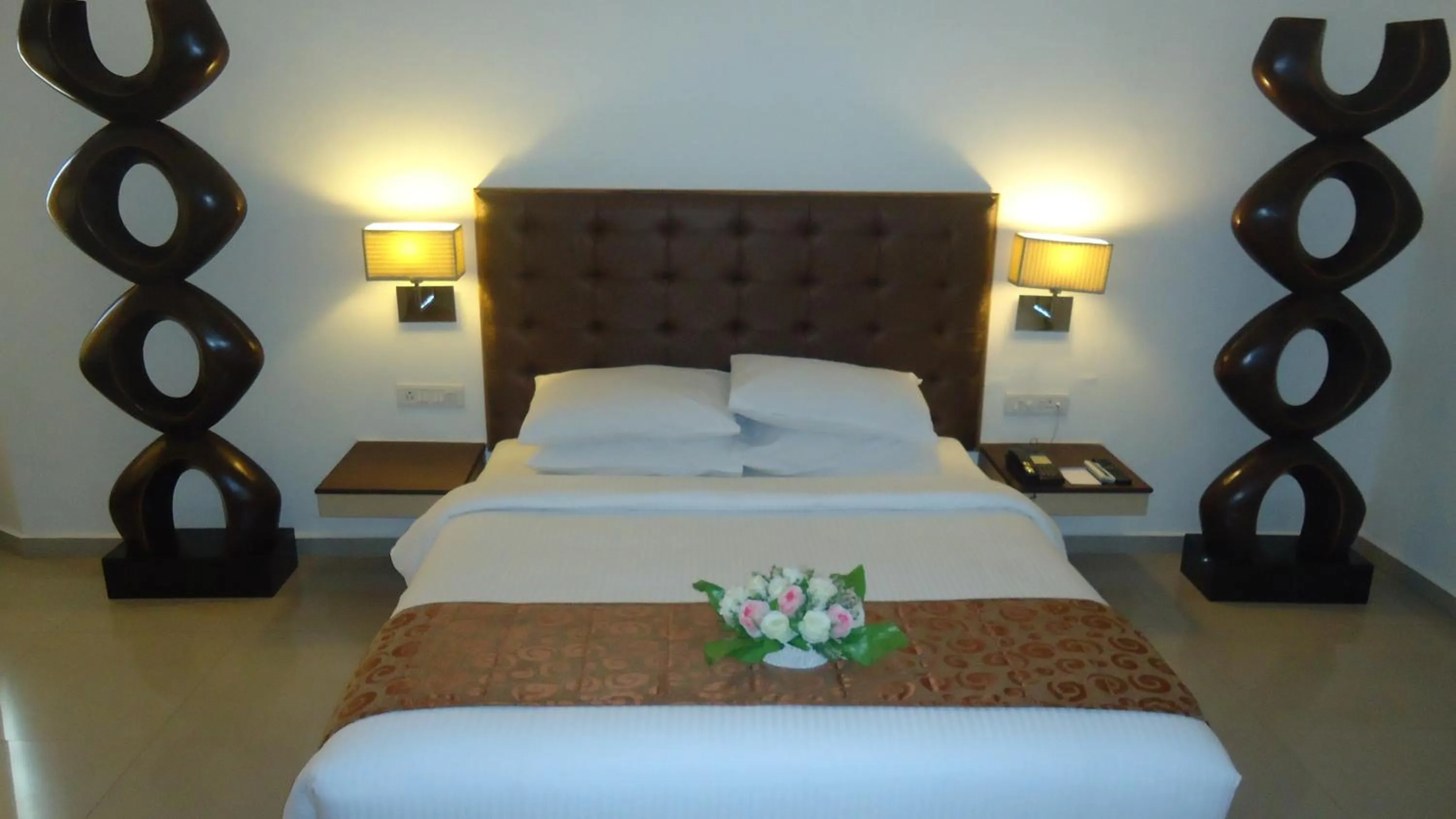 Sea view, Bed in SRM Hotel