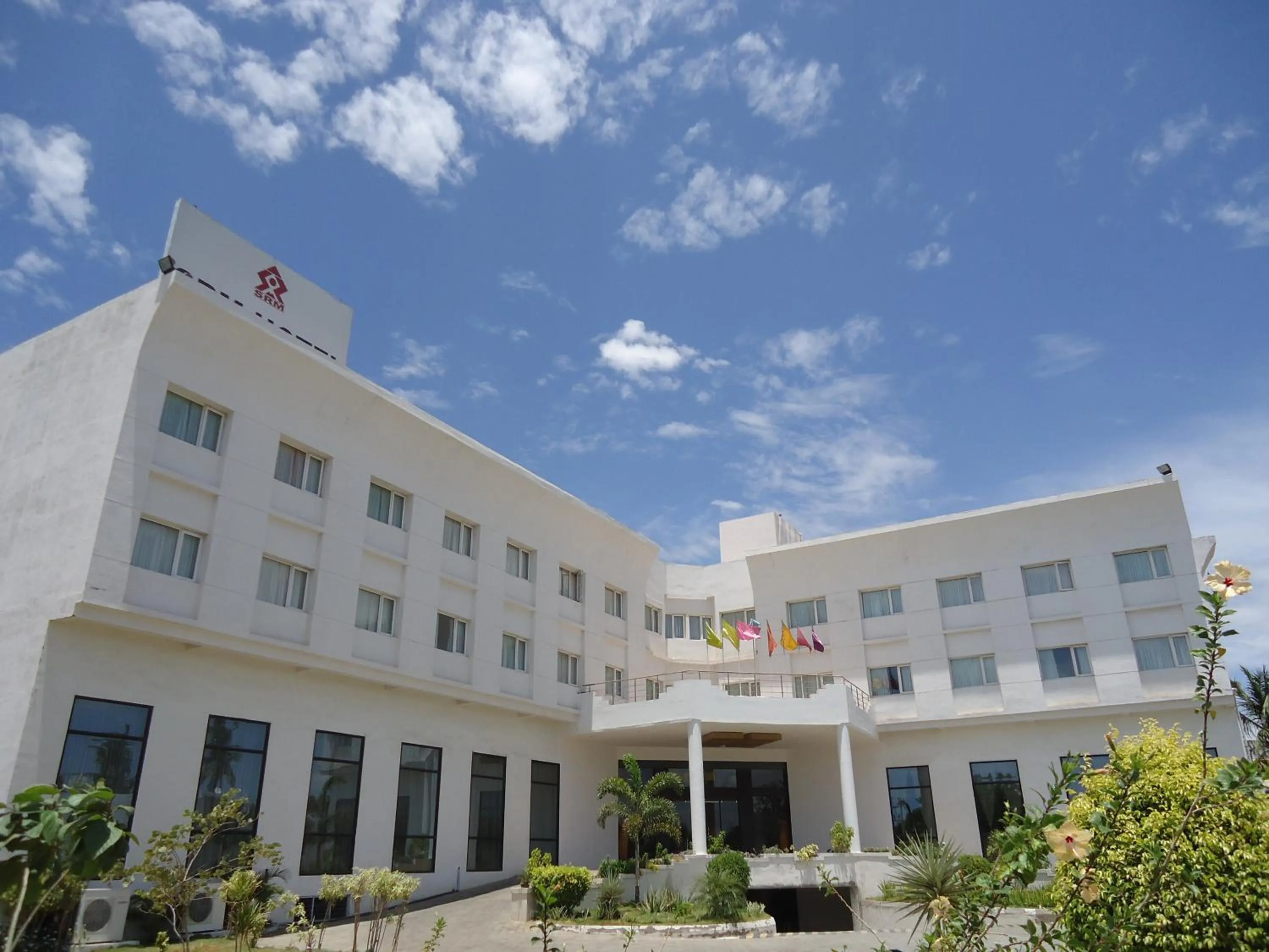 Facade/entrance in SRM Hotel