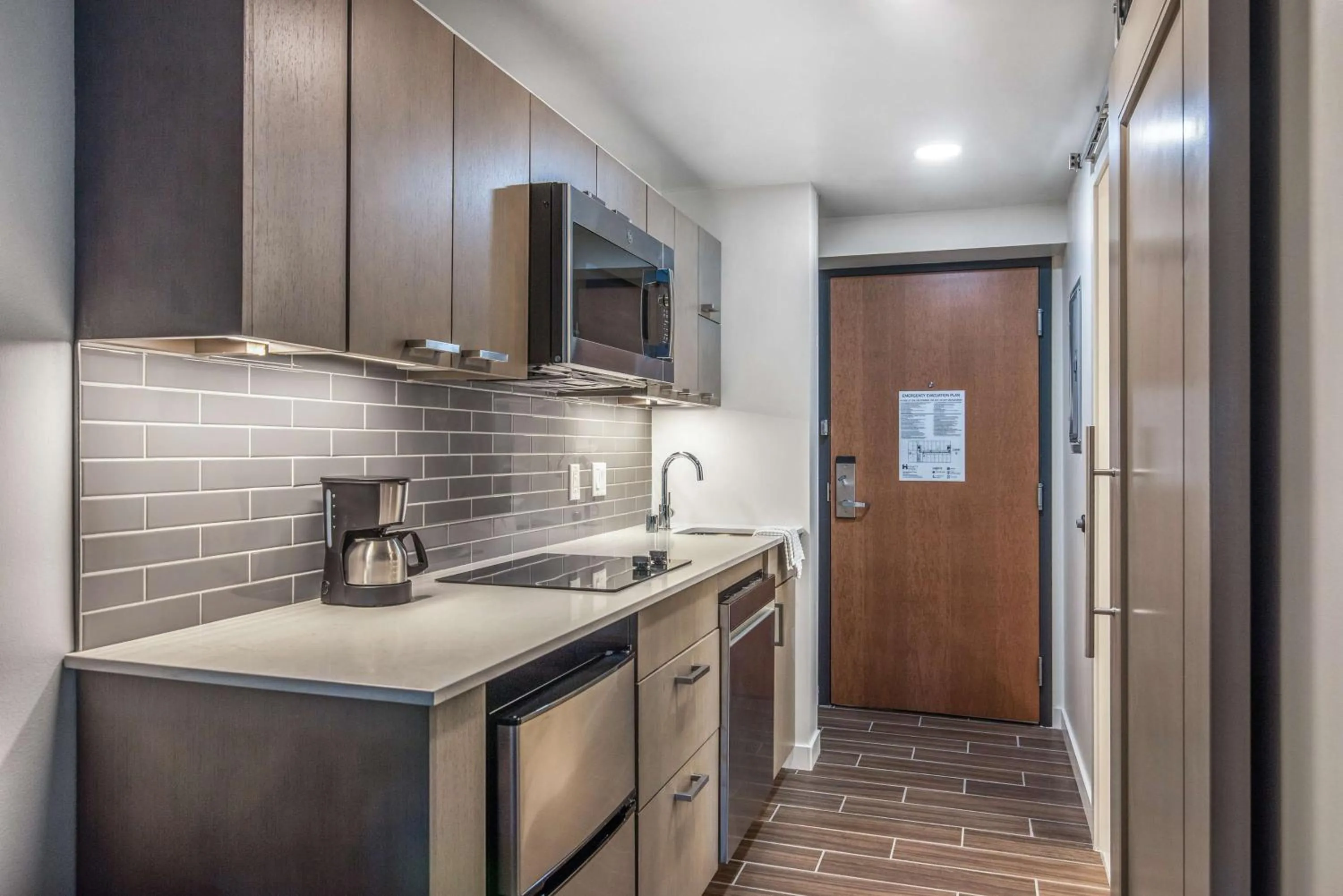 Kitchen or kitchenette in Hyatt House Sacramento-Midtown