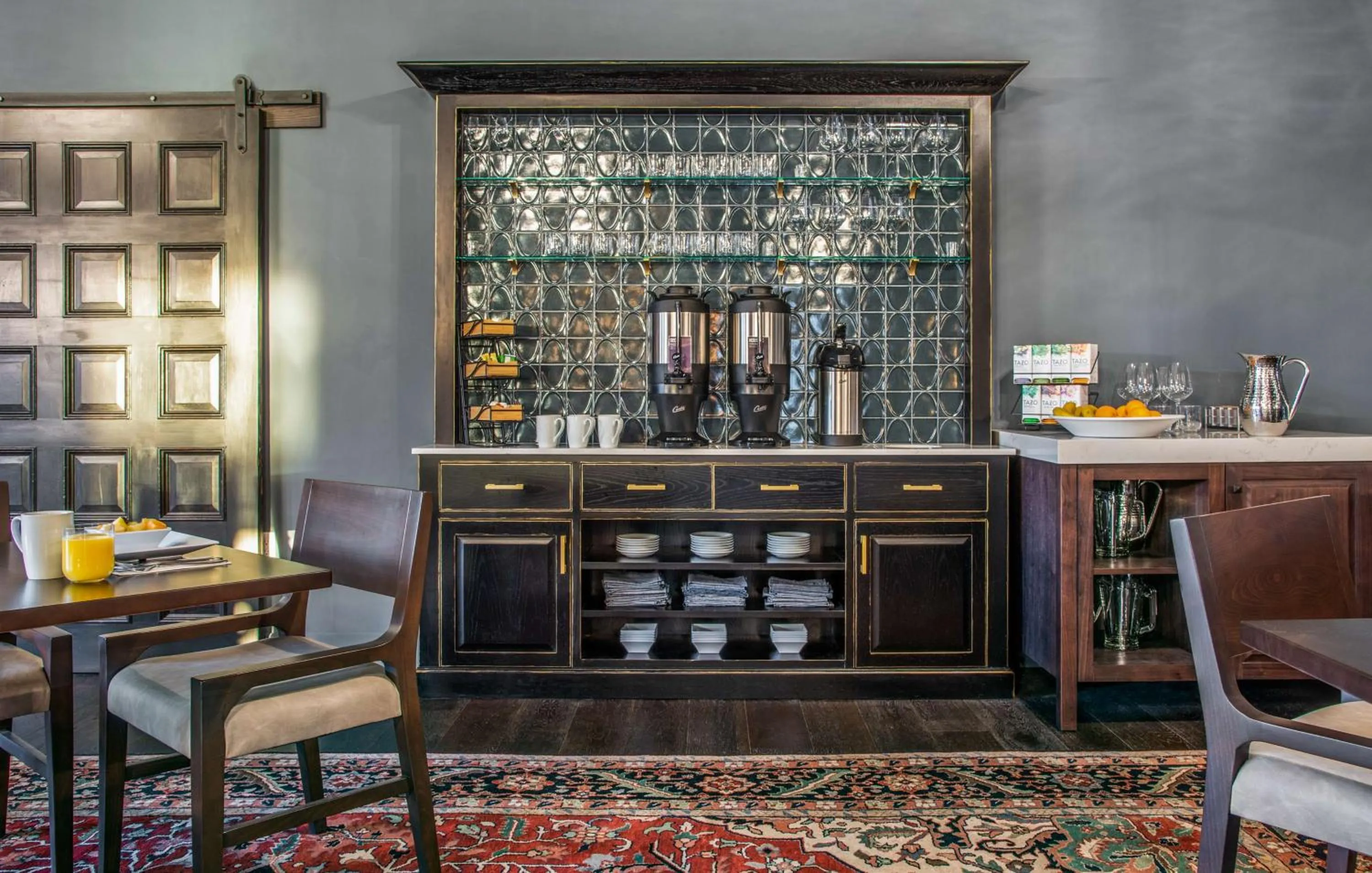 Restaurant/places to eat in Hyatt House Sacramento-Midtown