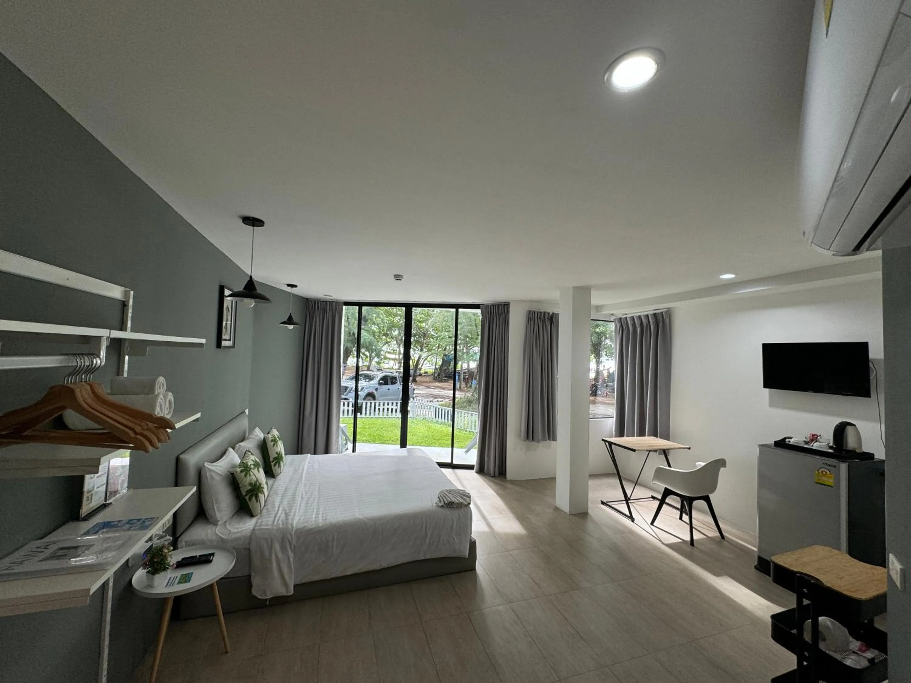 TV and multimedia, Bed in Phuket Muay Thai Hotel Rawai Beach