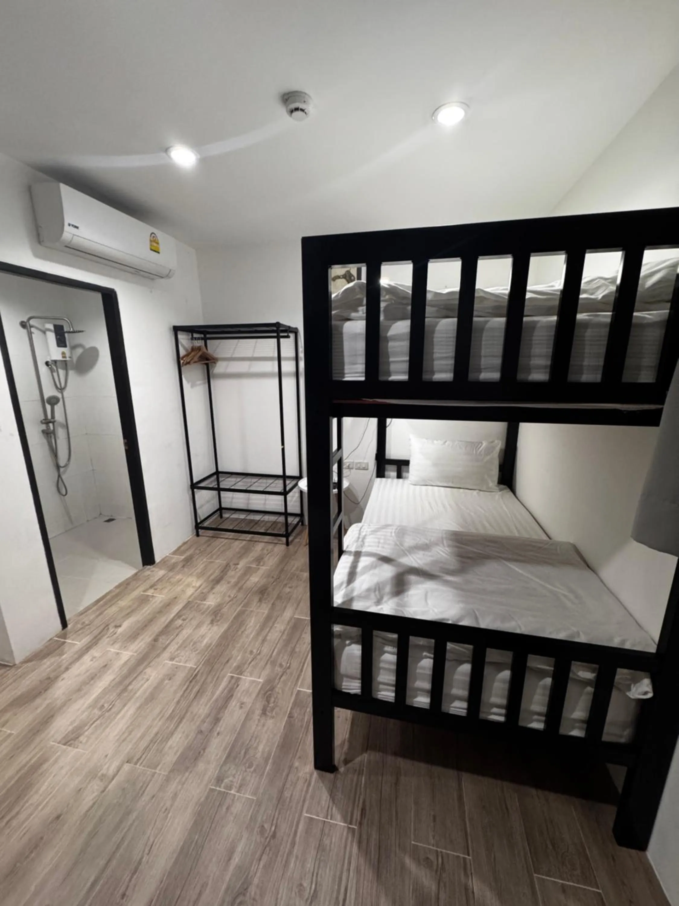 Shower, Bed in Phuket Muay Thai Hotel Rawai Beach