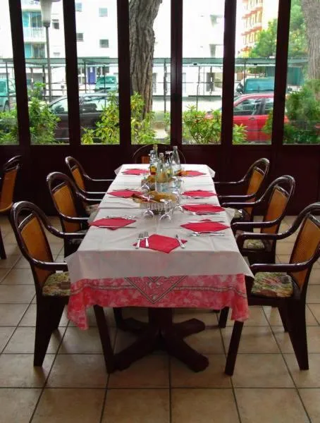 Dining area in Hotel Villa Dina