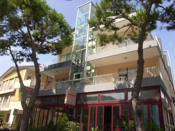 Facade/entrance in Hotel Villa Dina