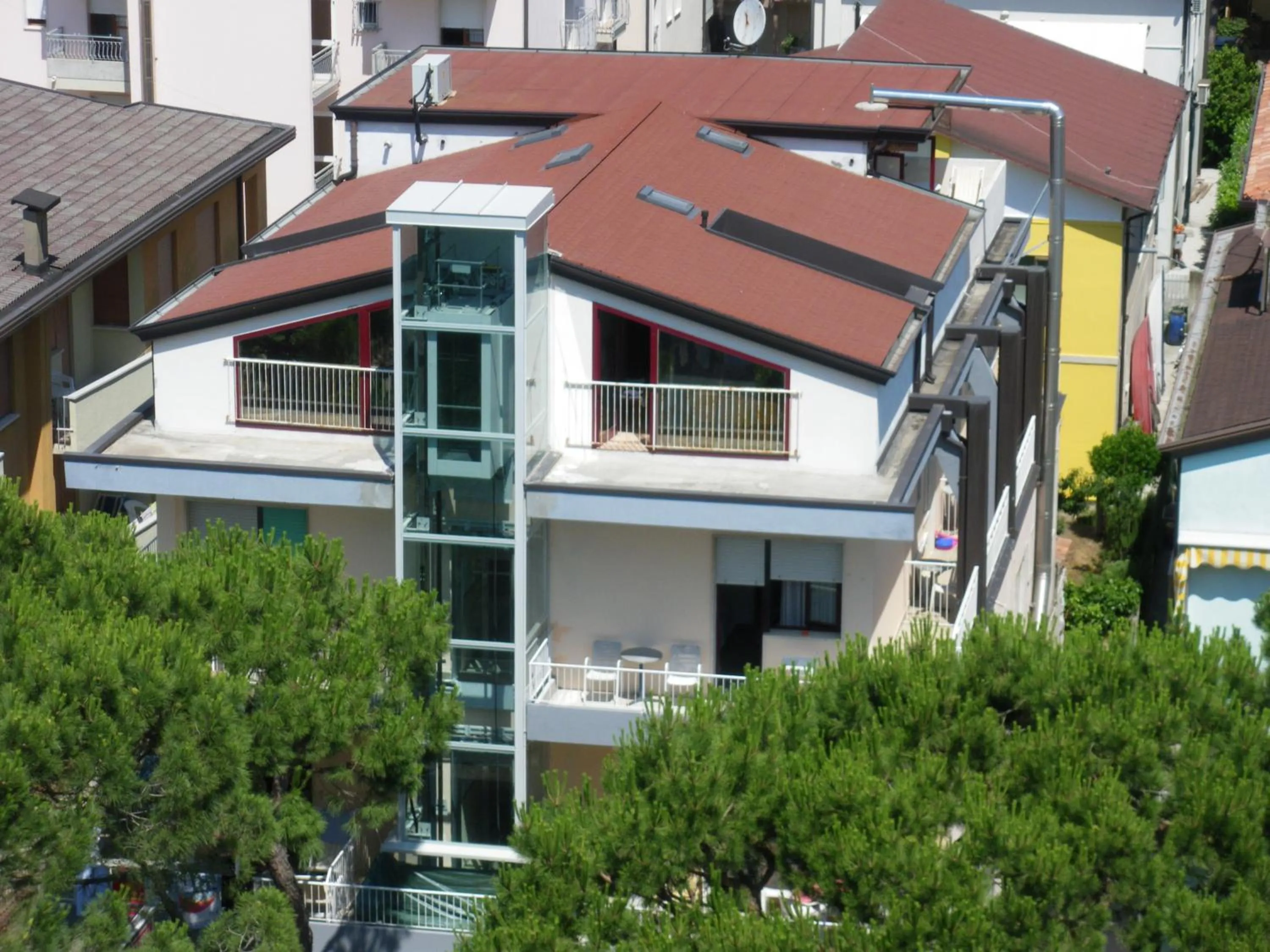Property building in Hotel Villa Dina