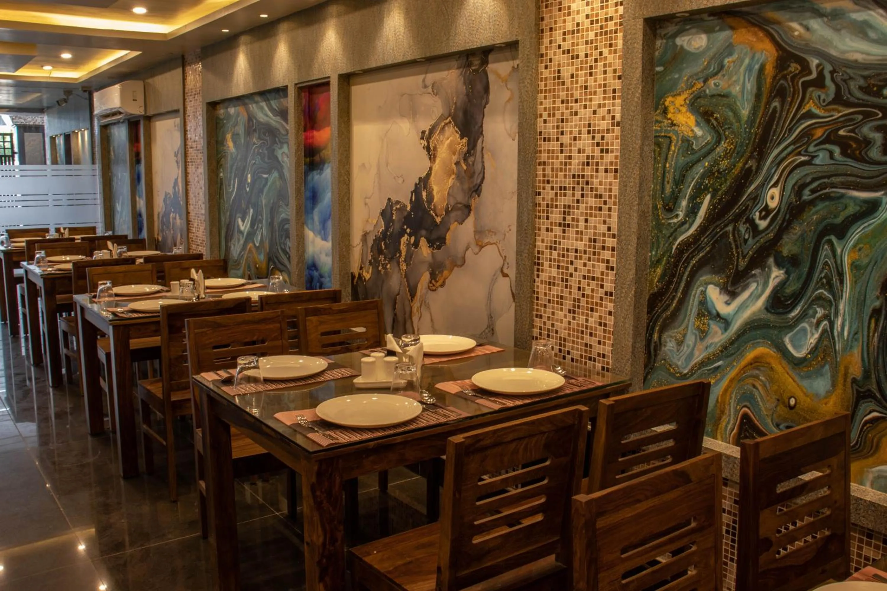 Restaurant/places to eat in ANANDALOKE RESIDENCY