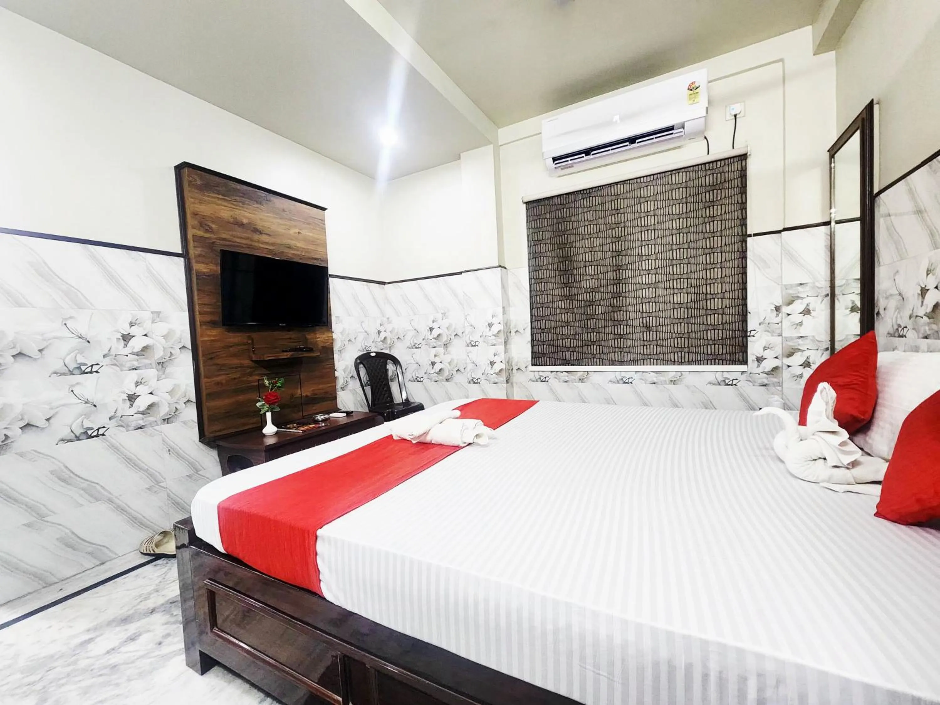 Bed in ANANDALOKE RESIDENCY