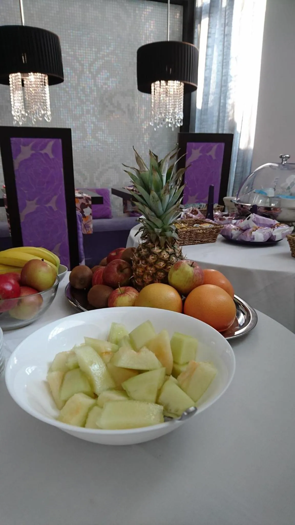 Food and drinks in Hotel In - Lounge Room