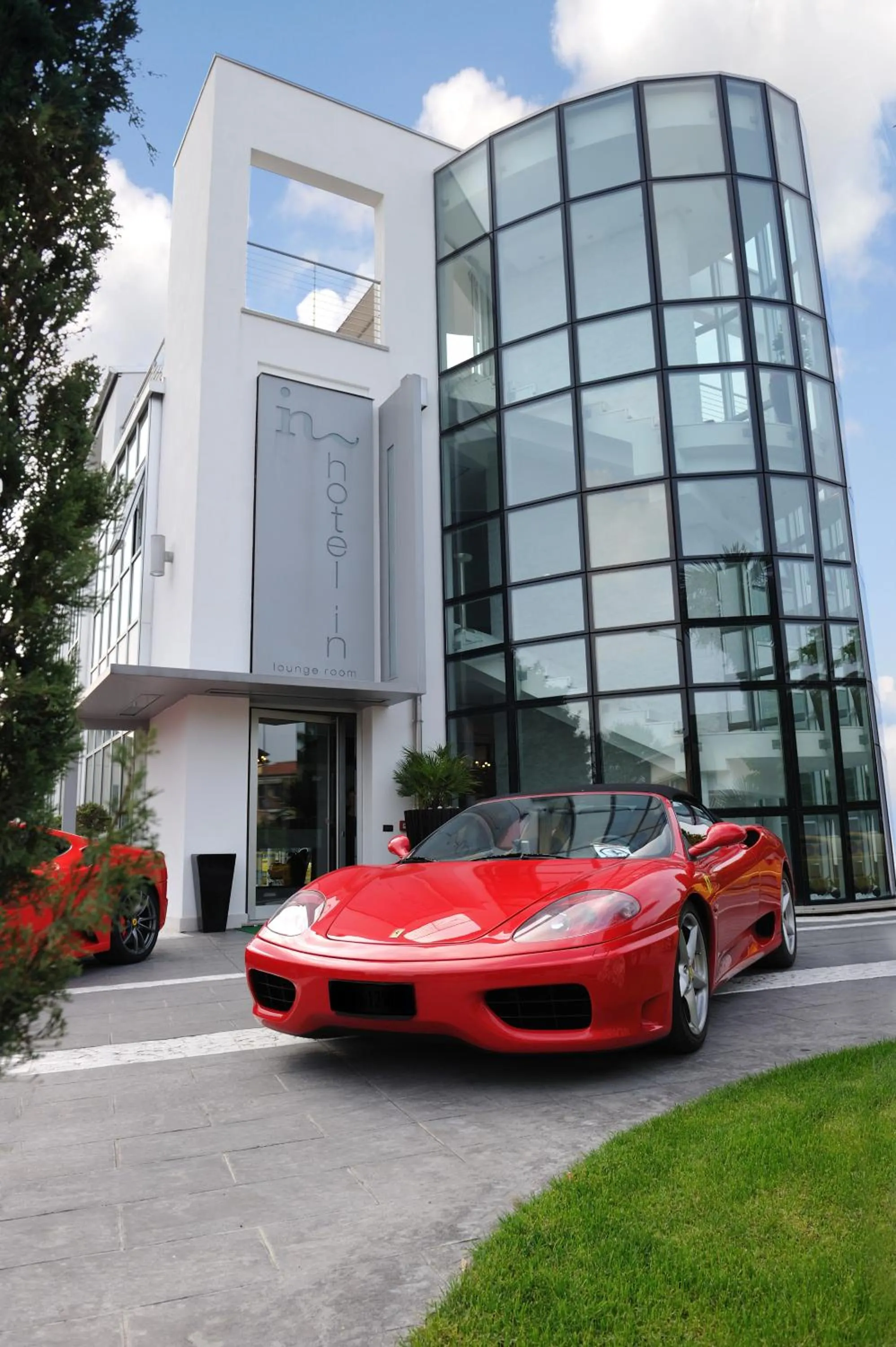 Facade/entrance in Hotel In - Lounge Room
