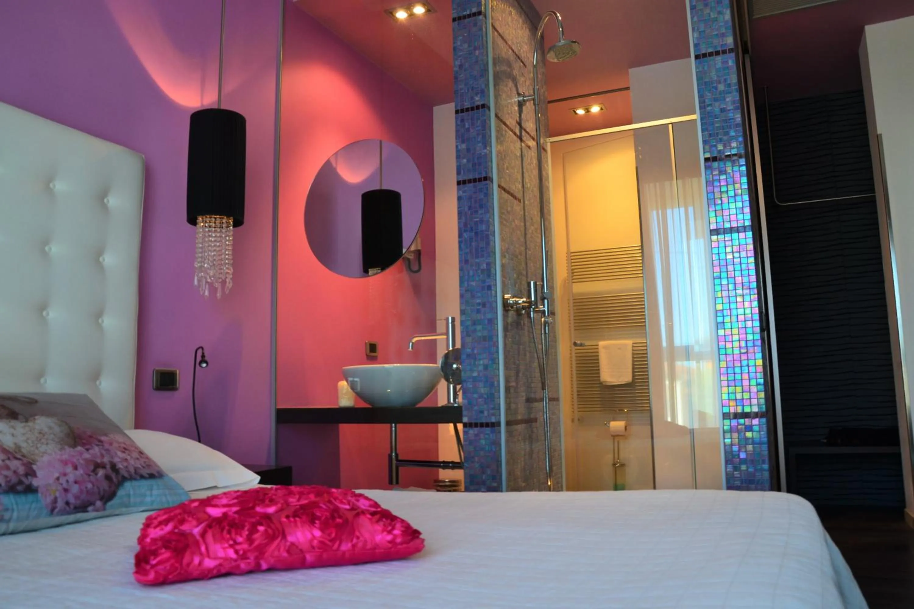 Bed in Hotel In - Lounge Room