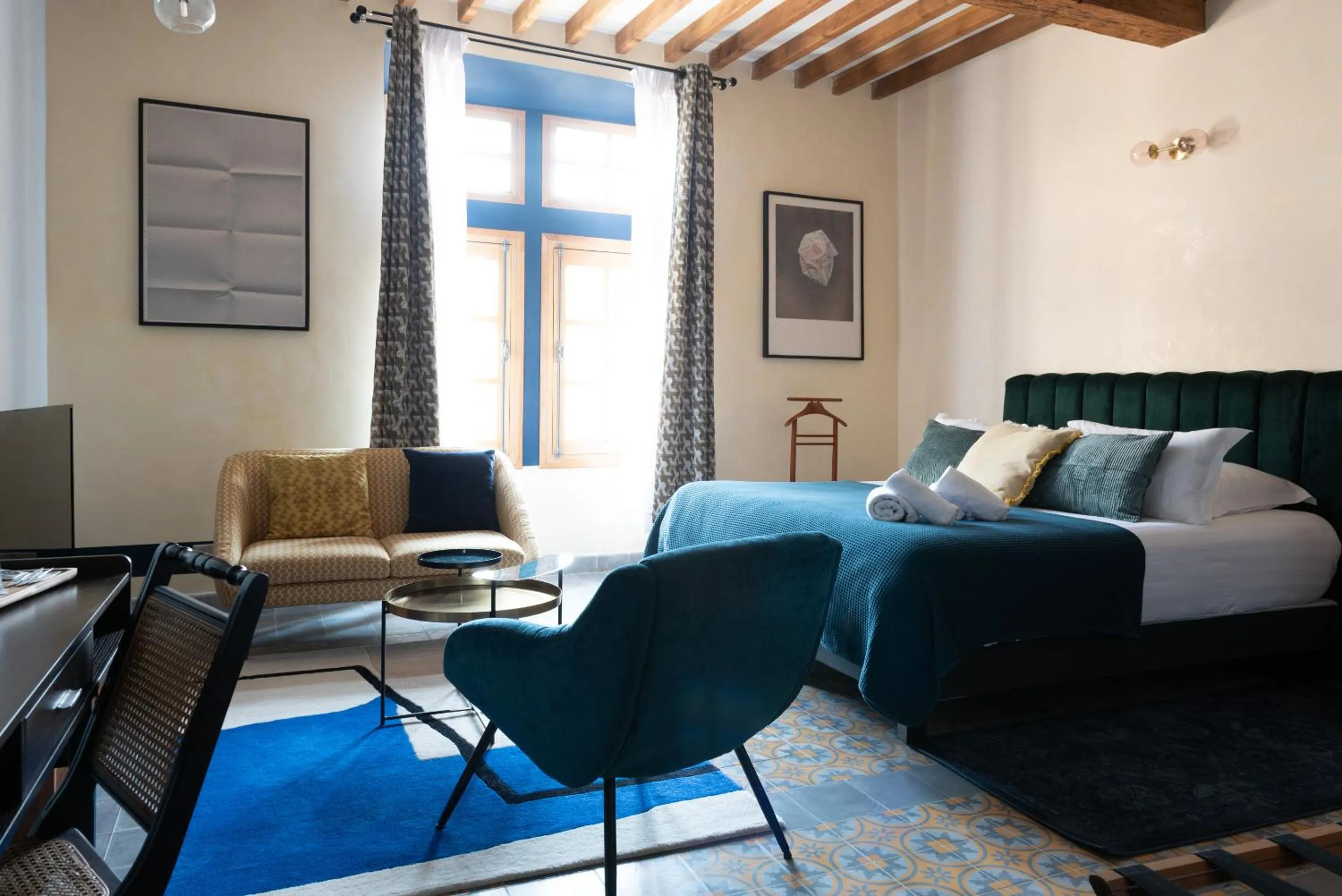 Bedroom, Bed in La Maison d'en Bas des Seigneurs