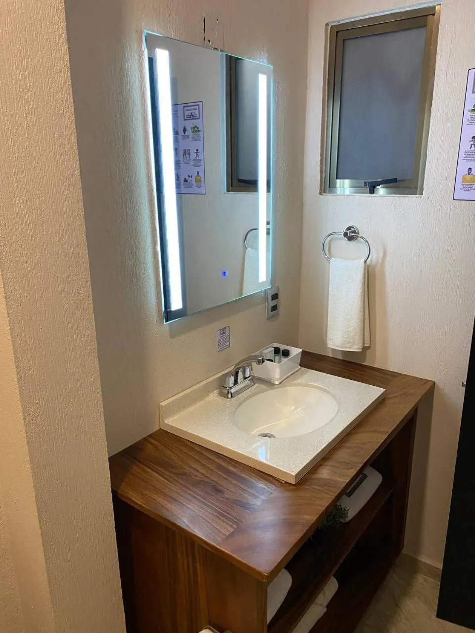 Bathroom in Hotel Central Pirámides