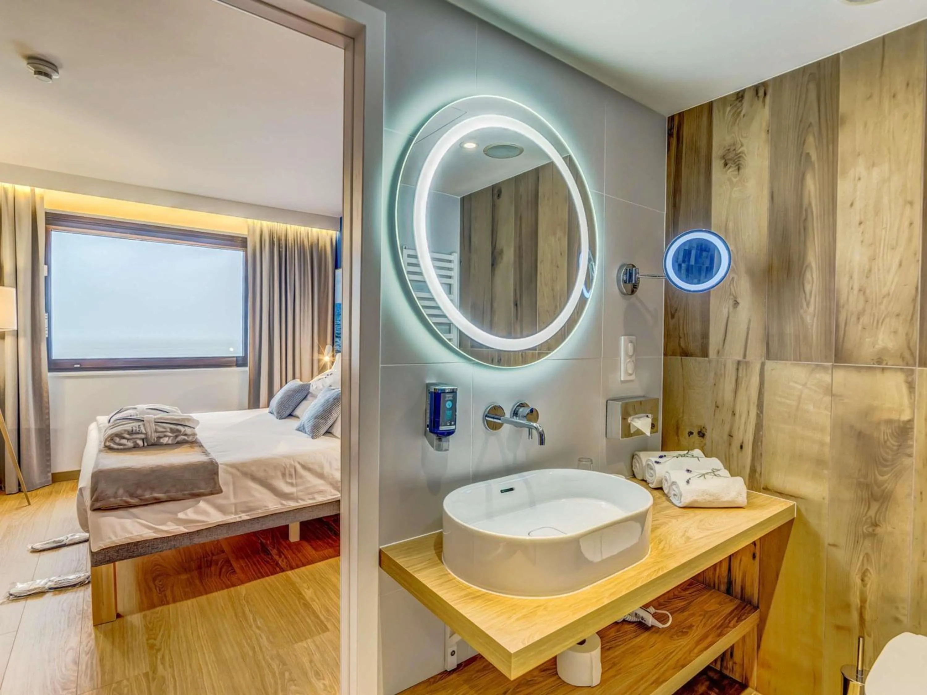 Photo of the whole room, Bed in Novotel Gdańsk Marina